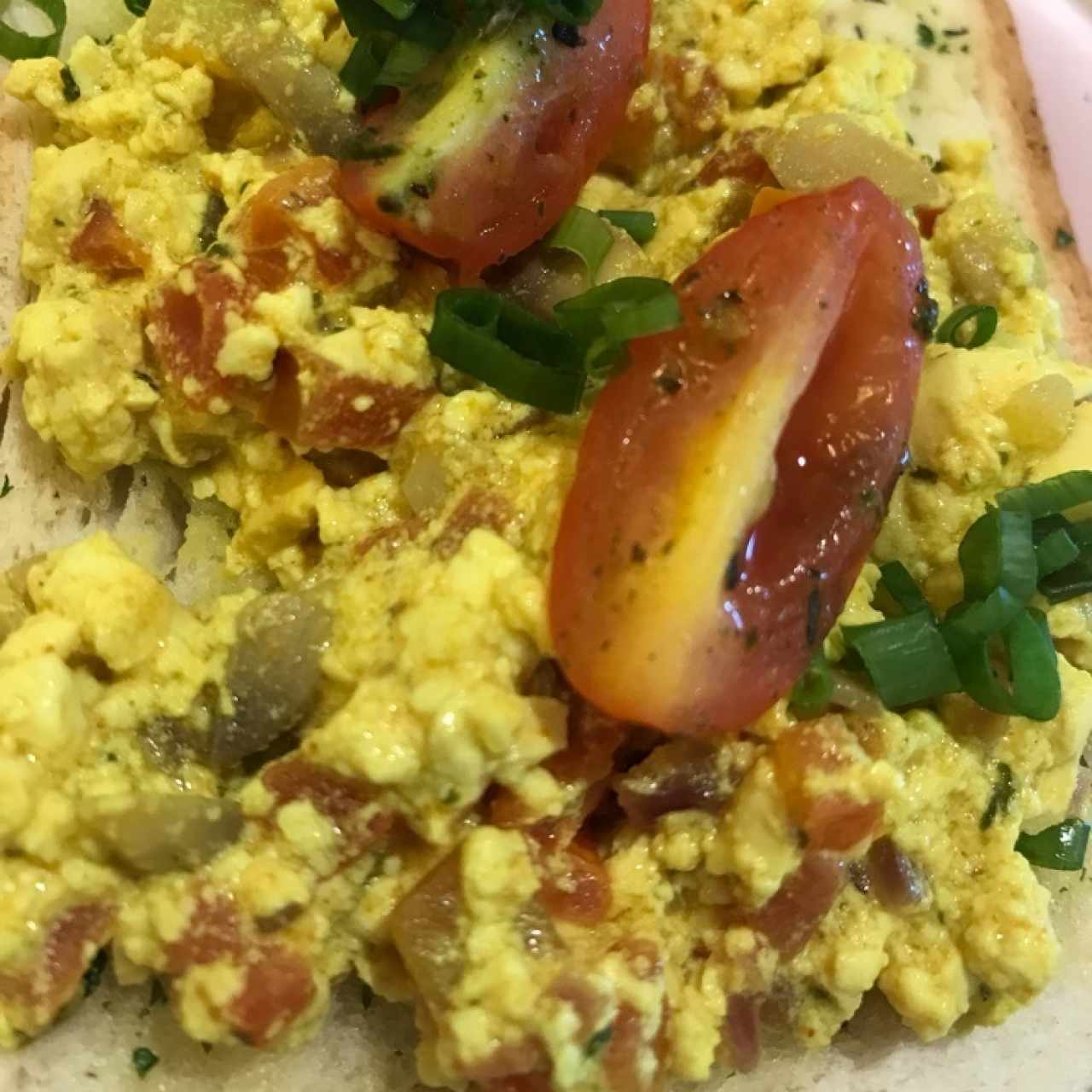 “huevos” revueltos veganos.