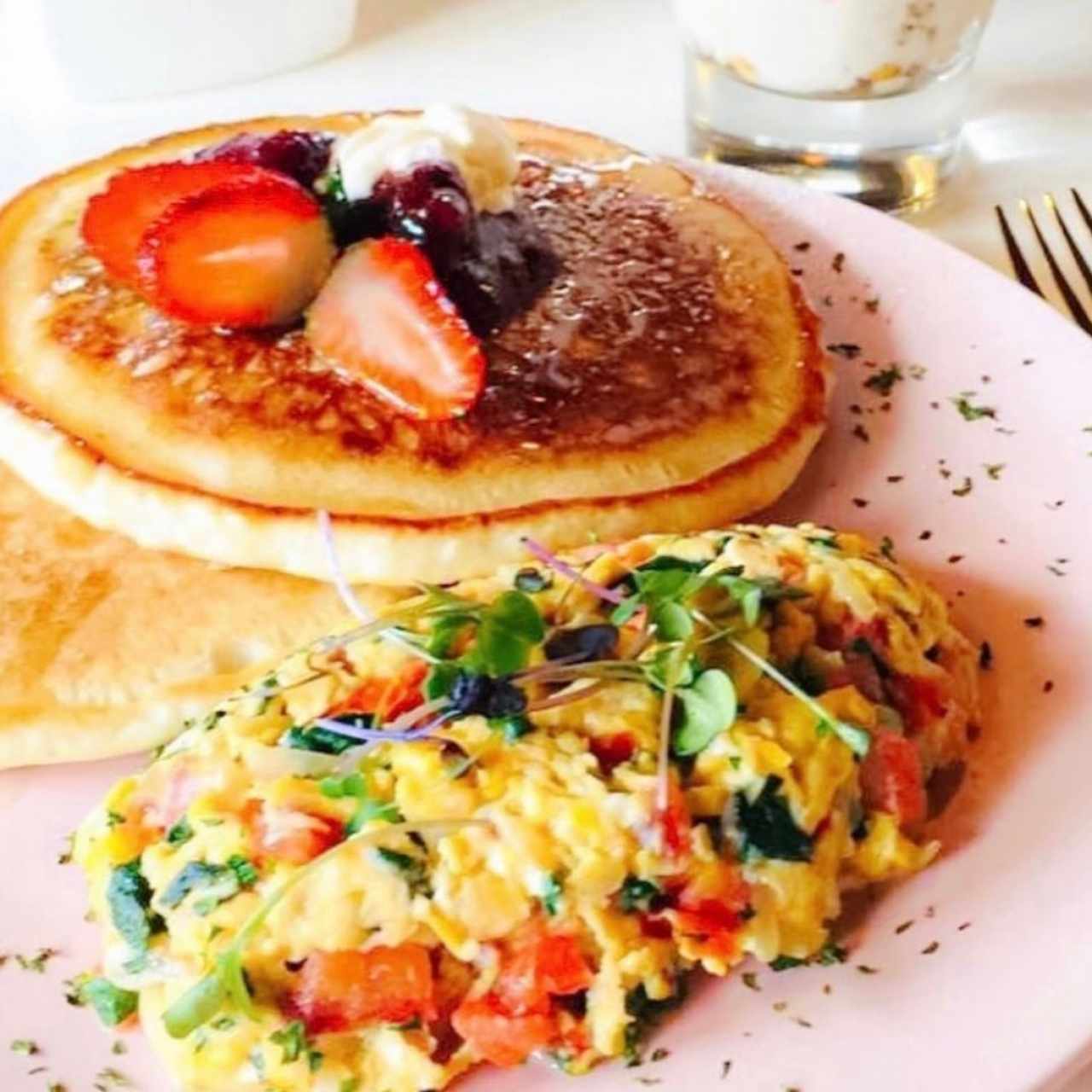 pancakes y huevos 