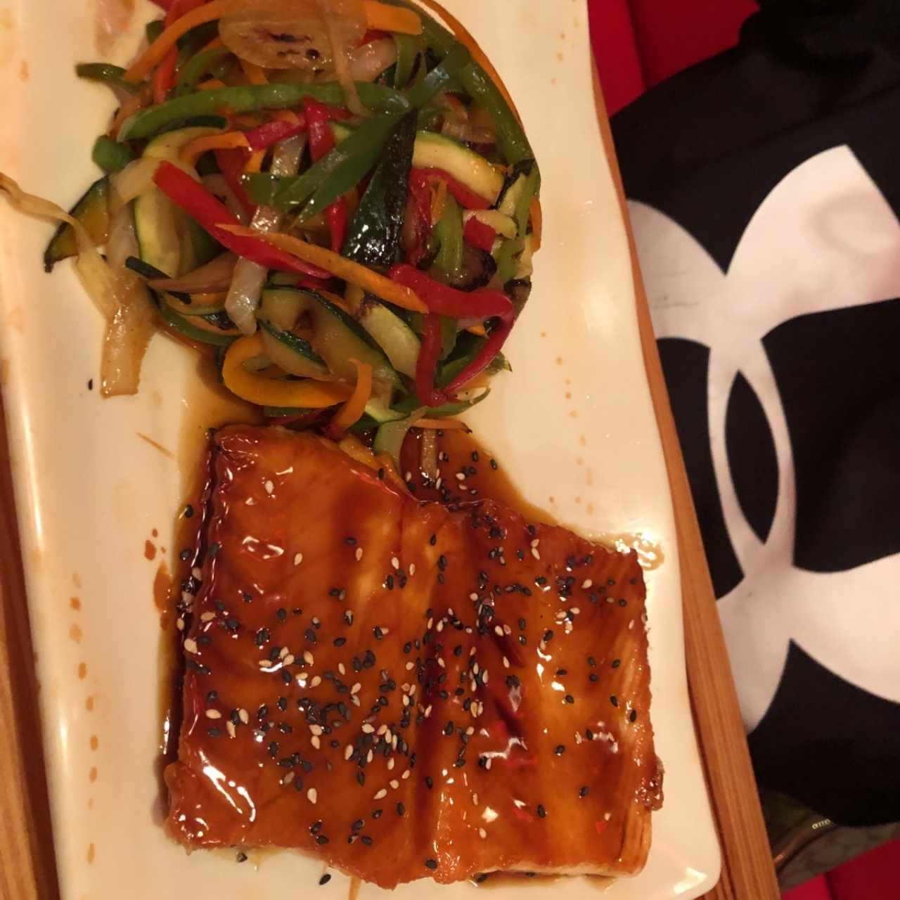 salmon terillaki con vegetales 