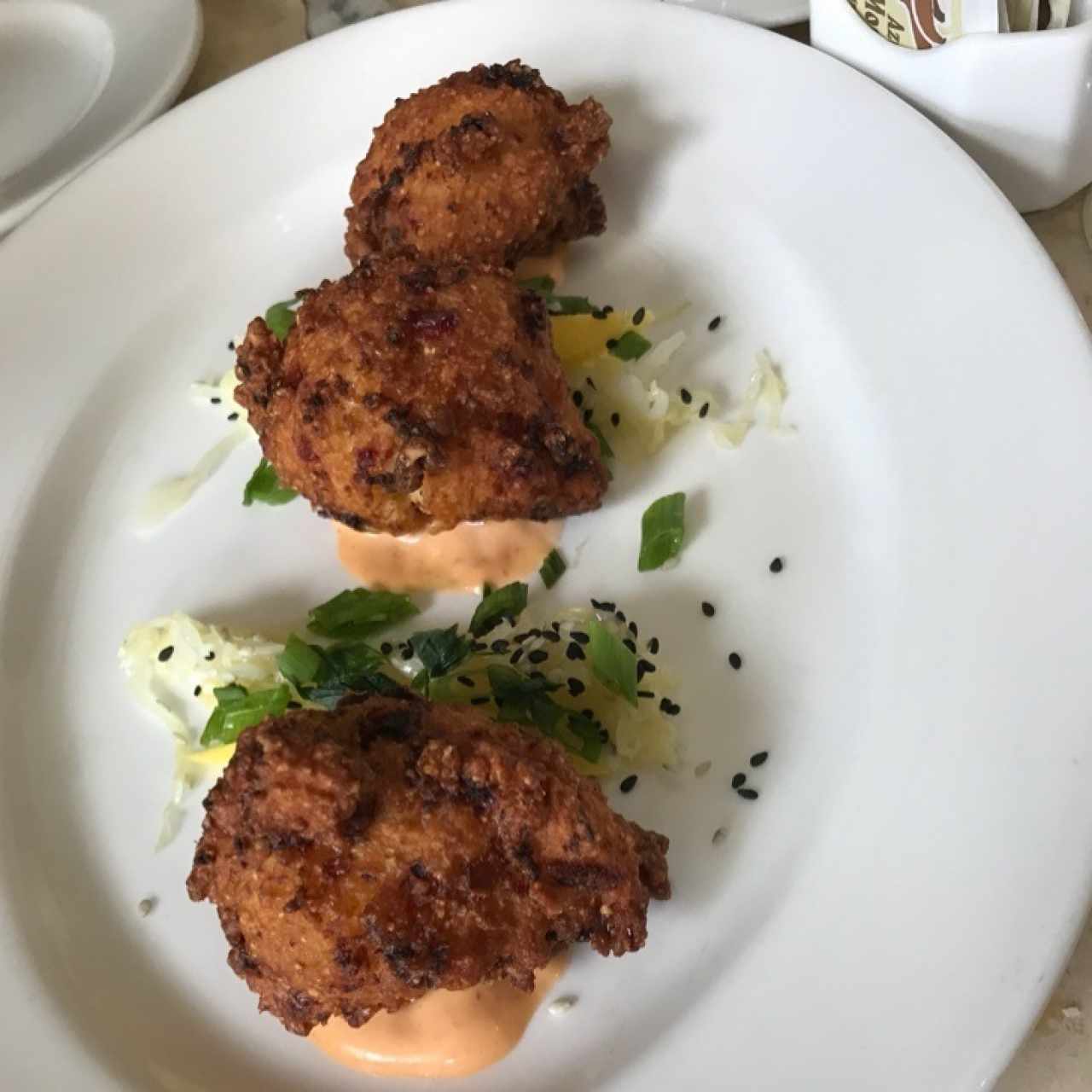 Buñuelos de langostinos y tocino