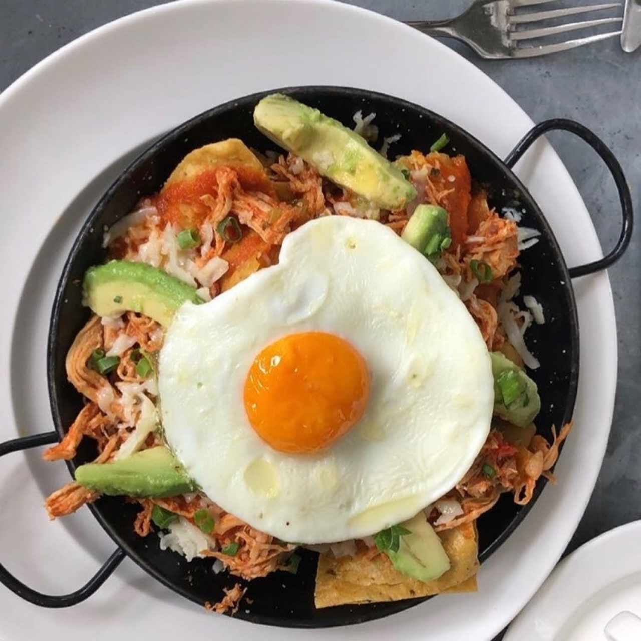 chilaquiles en salsa roja