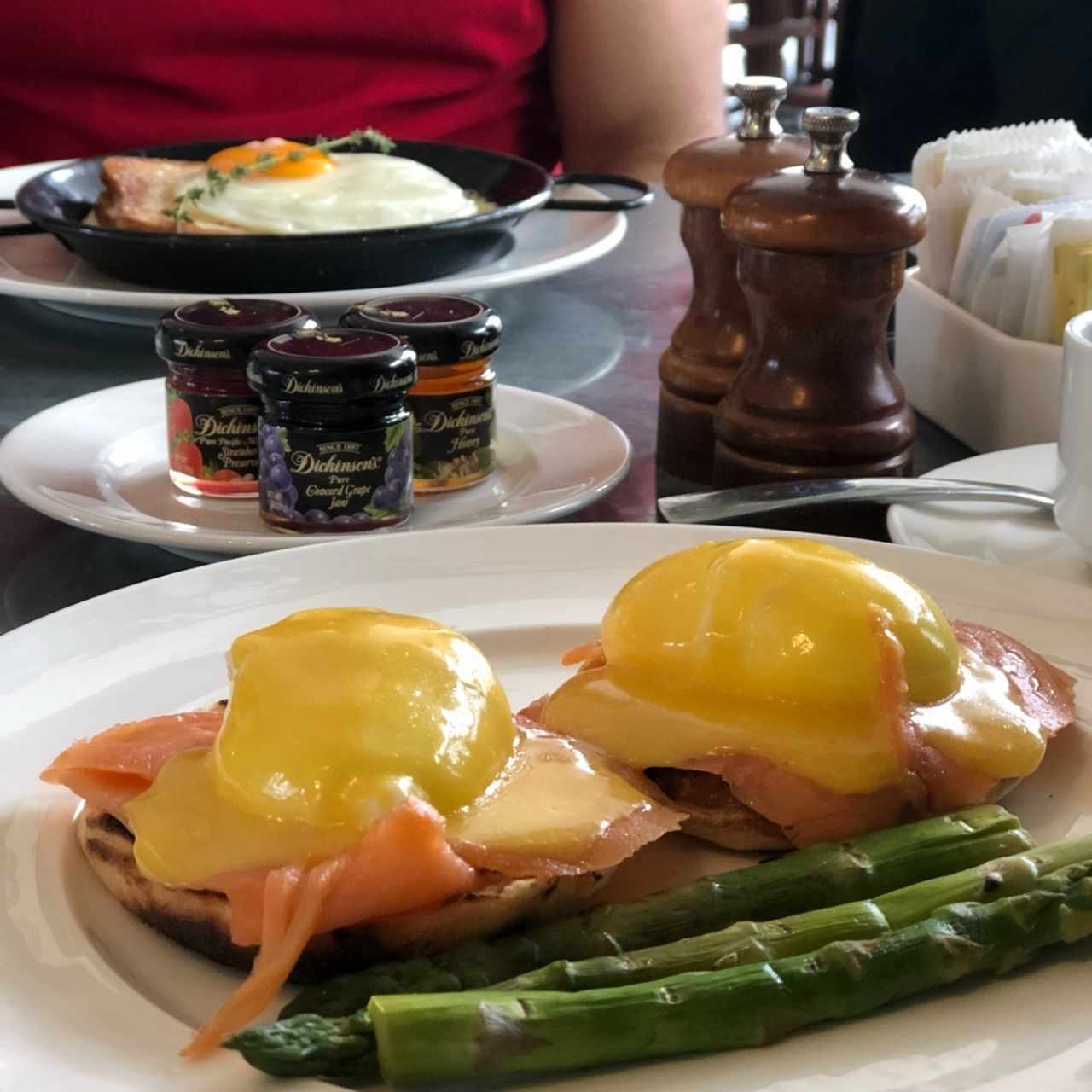 benedict eggs w/salmon 