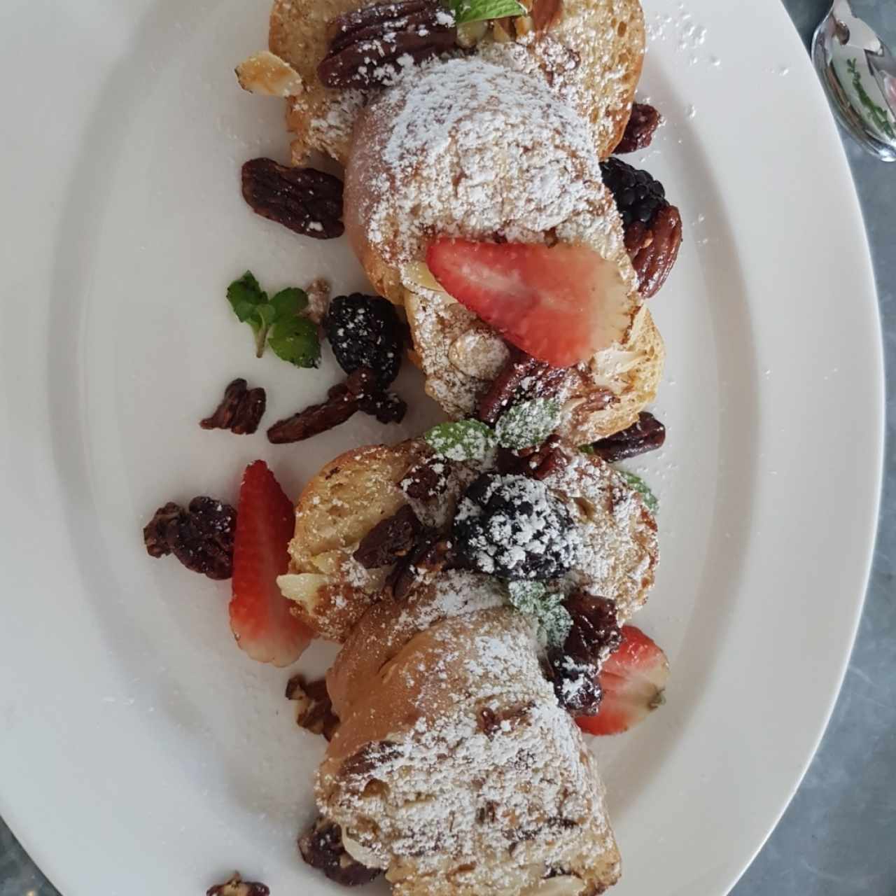 tostadas francesas con frutos rojos