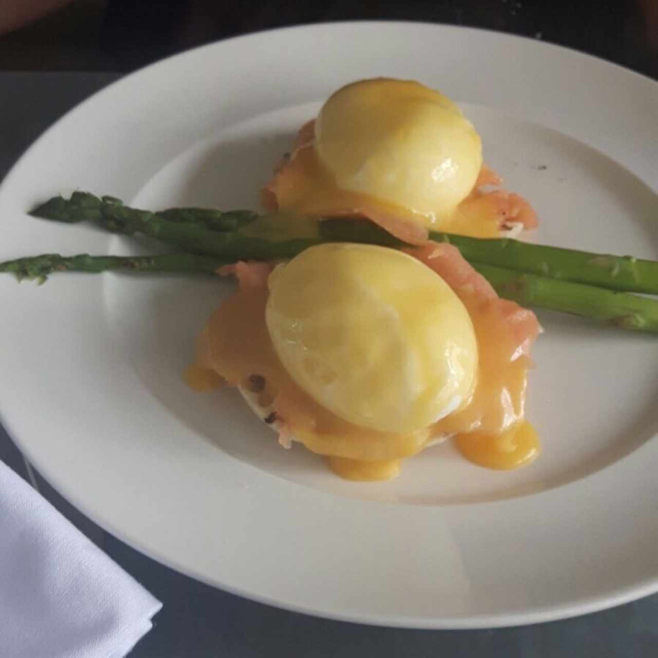 huevos benedictine con salmón