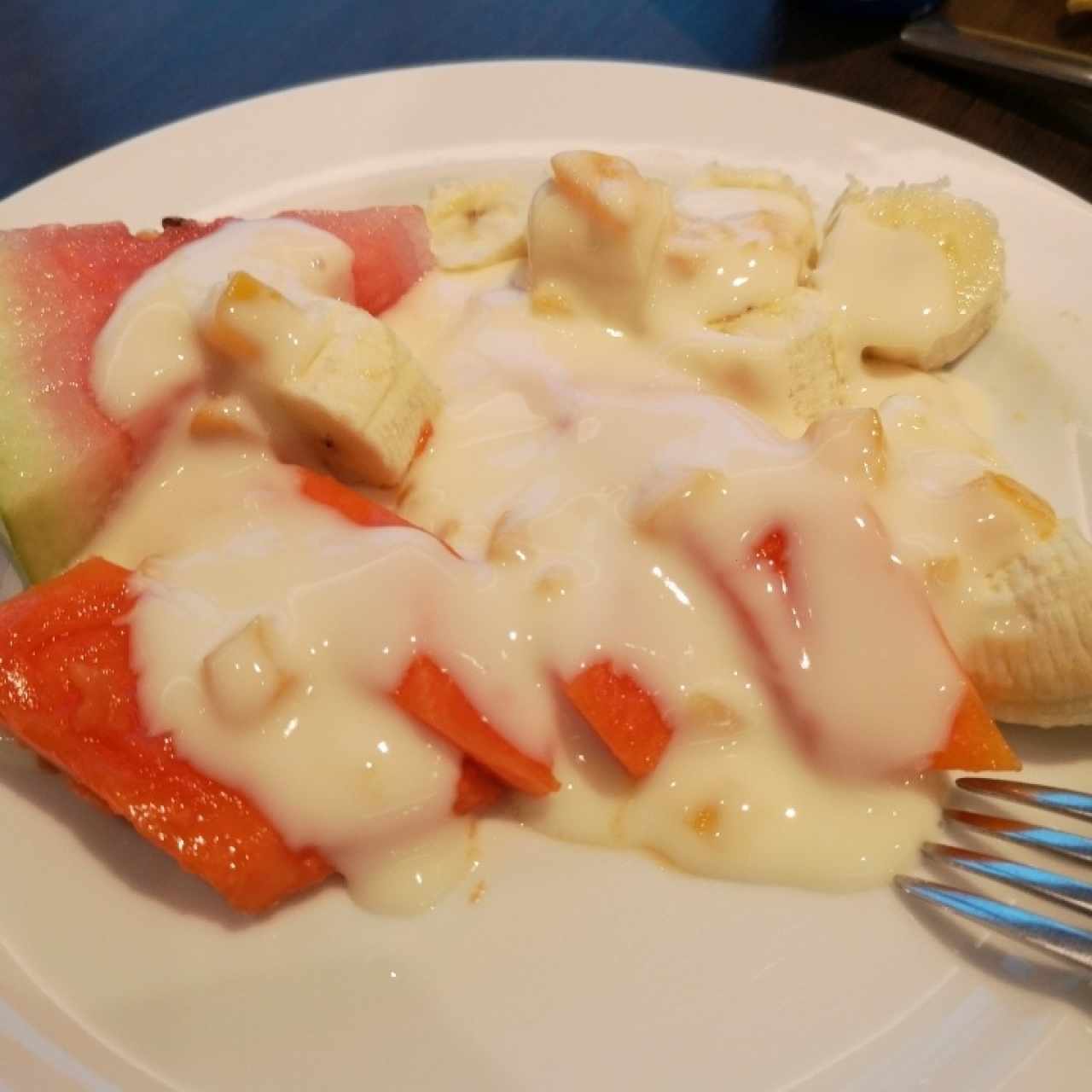 Frutas en el desayuno buffet