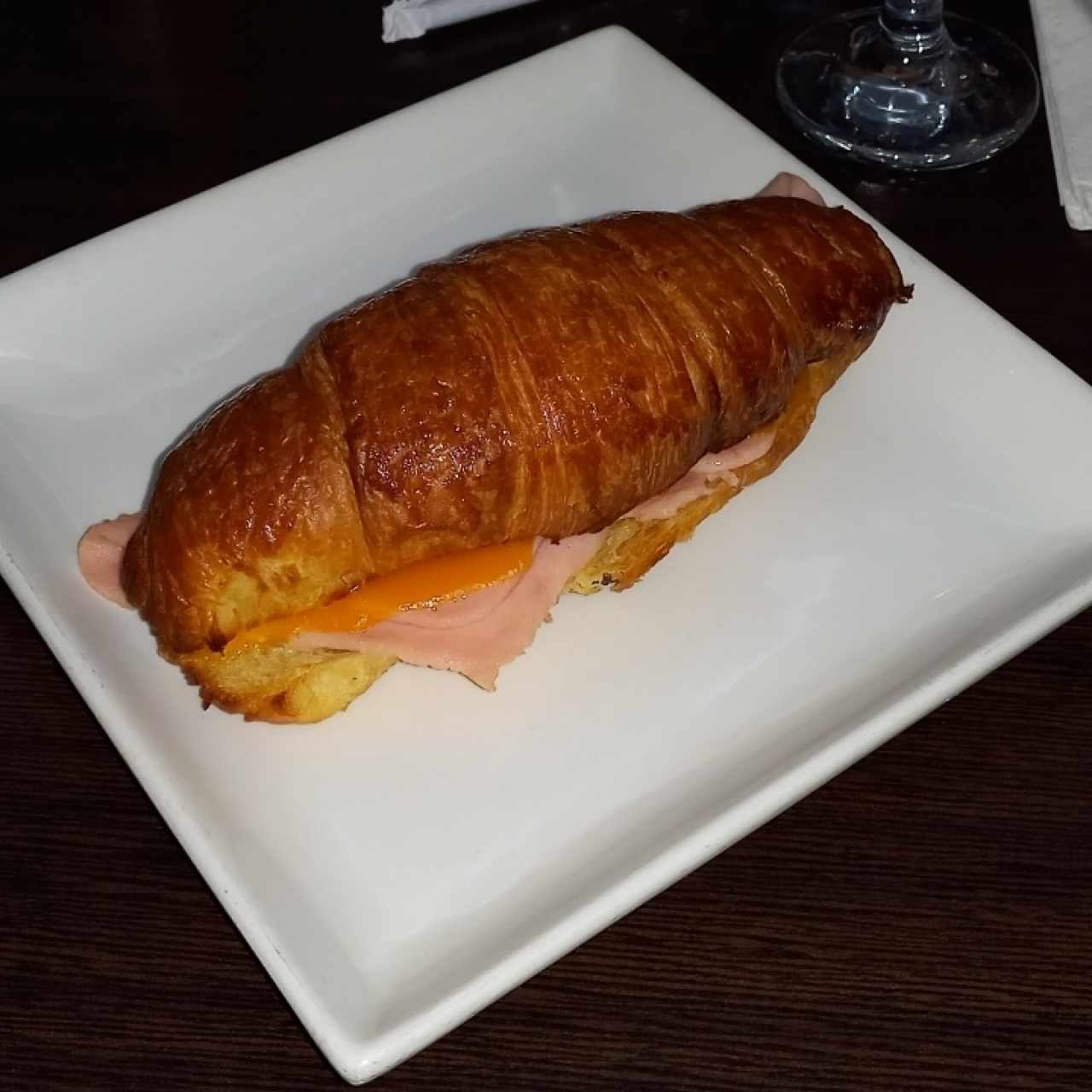 Croissant de Jamón y Queso