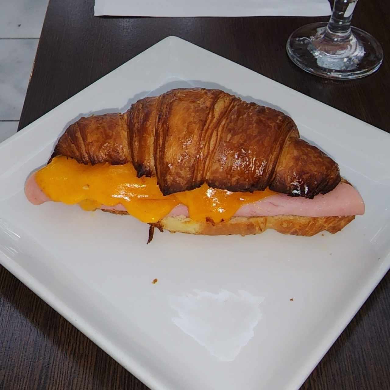 croisssant de jamon y queso