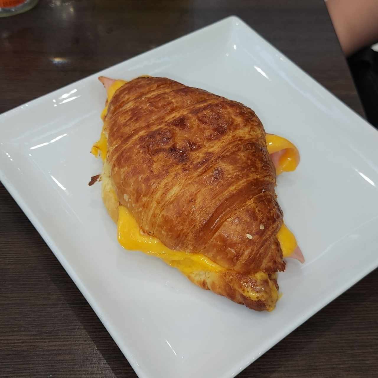 Croissant de Queso y Jamón