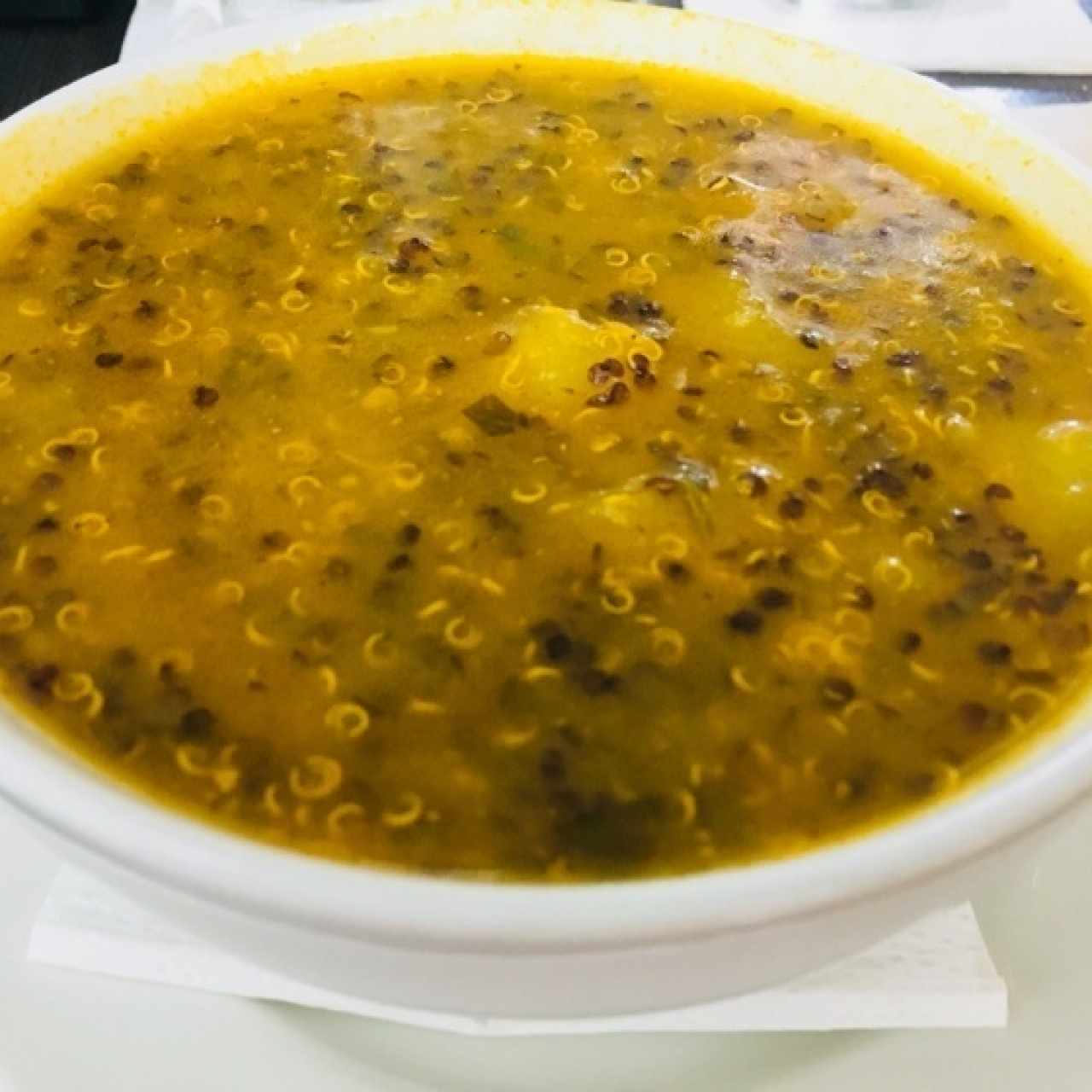 Sopa de quinoa y puerco