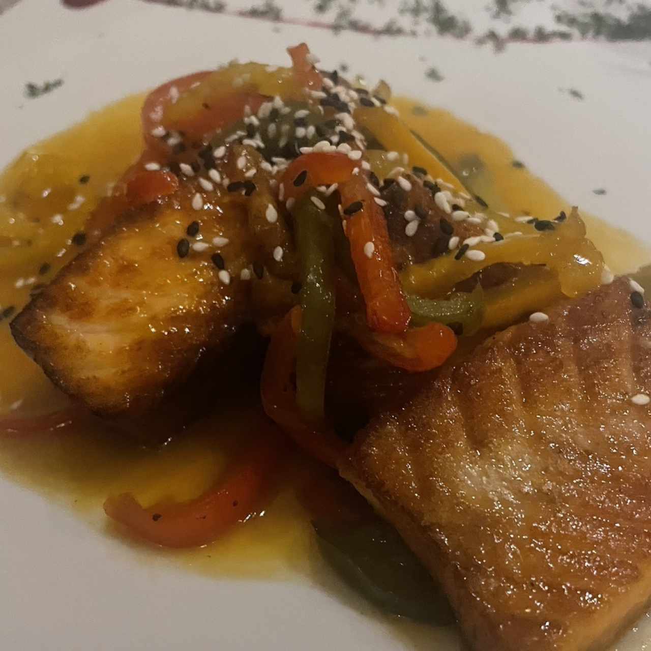 Salmon en salsa de maracuya