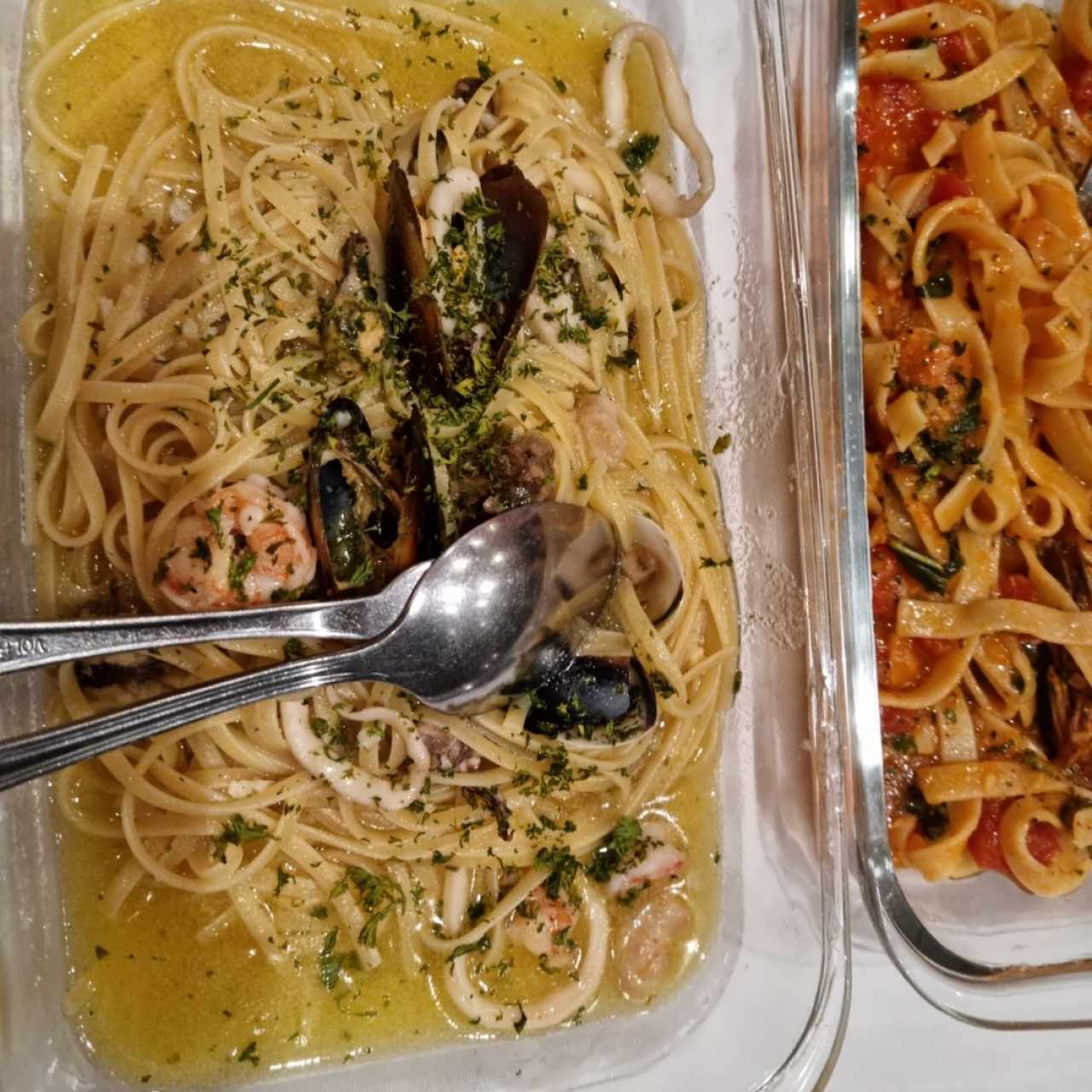 Pasta con mariscos al olio