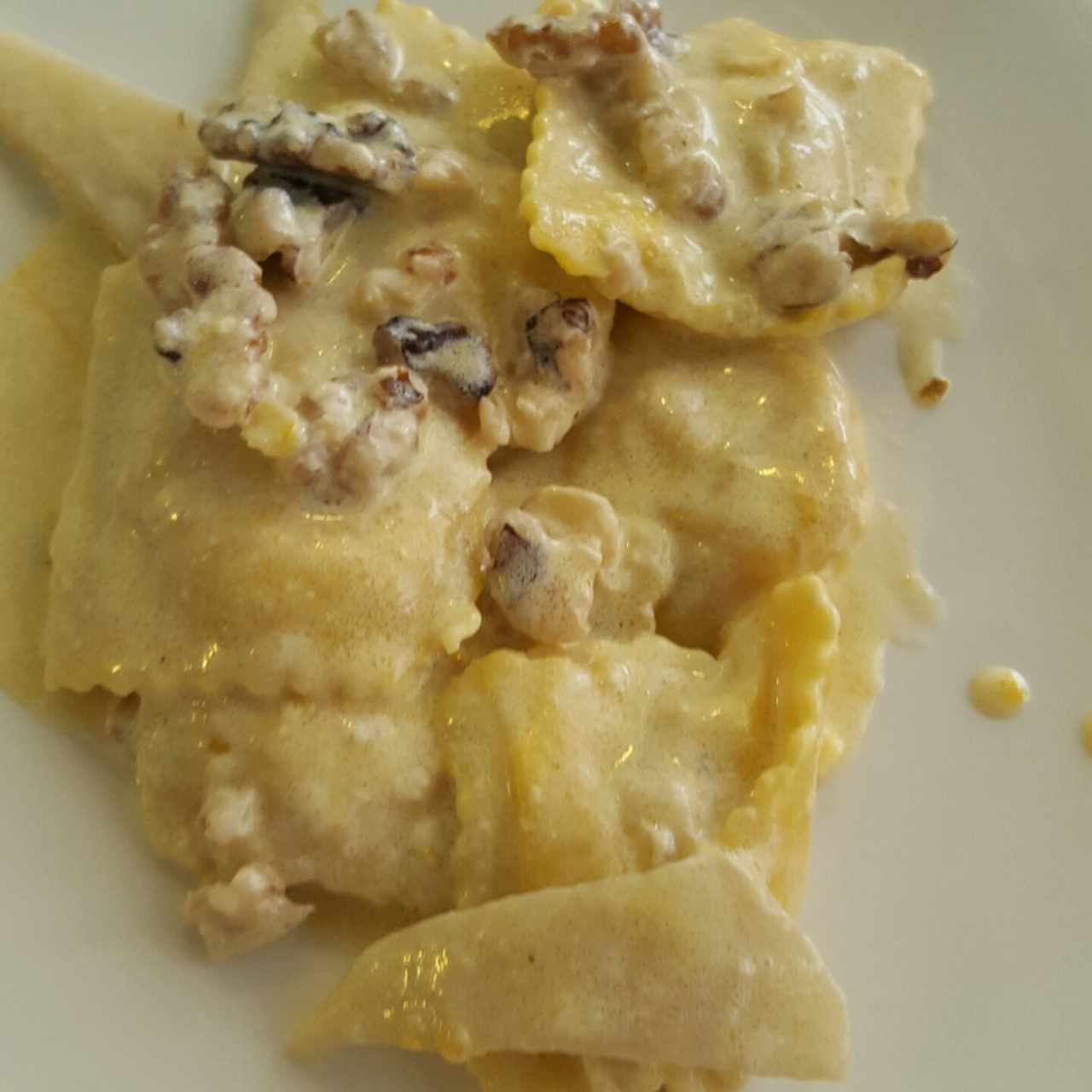 Ravioli relleno de calabaza