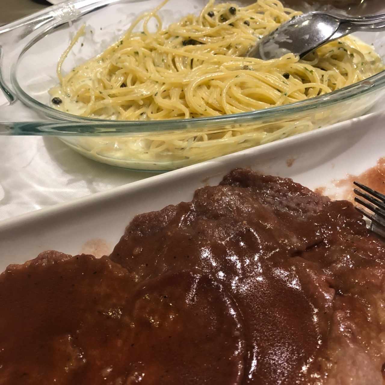 scalopina marsalla y pasta con pimienta verde