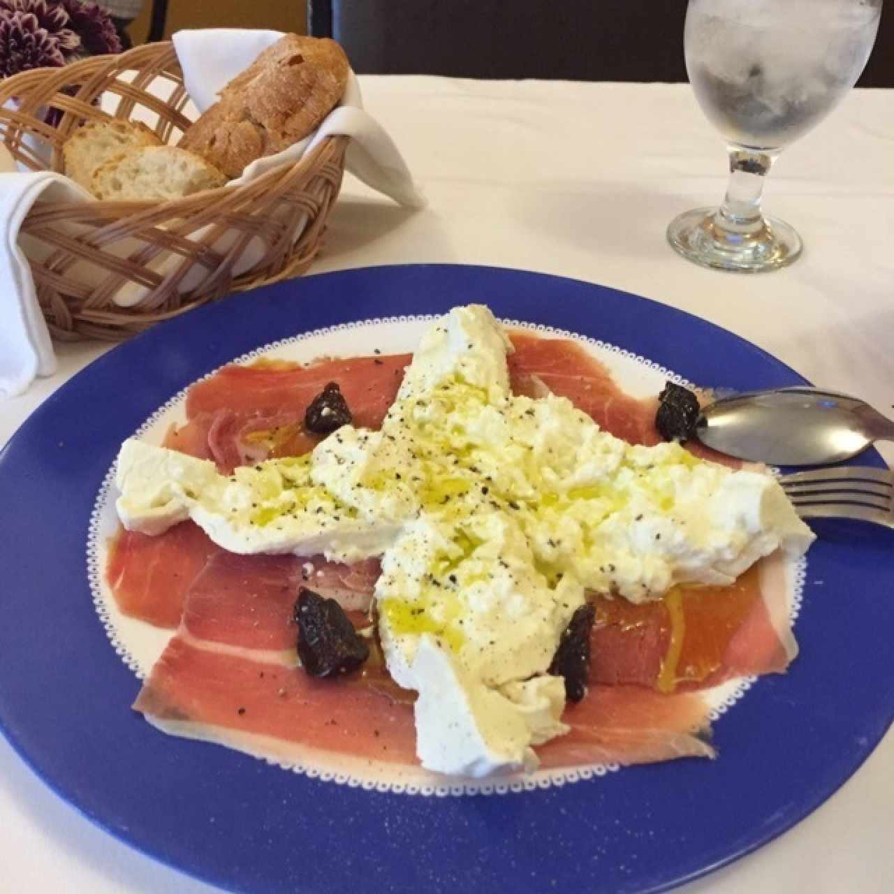 Burrata con un buen crudo