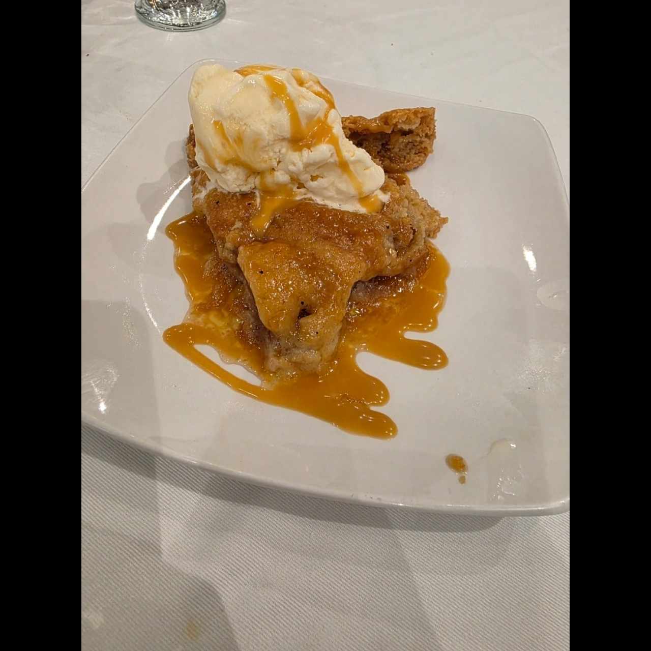 Tarta de Manzana con helado de Vainilla