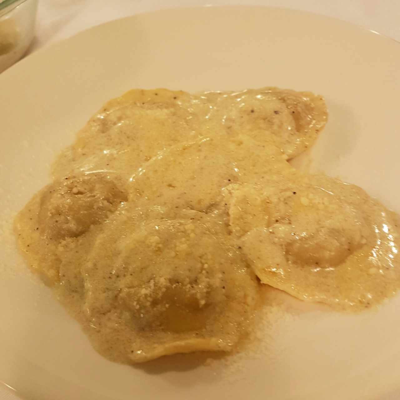 ravioli porccini con salsa de trufas 