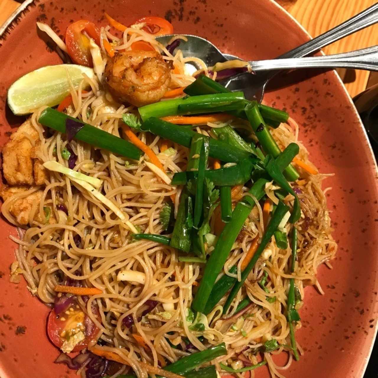 Singapore noodles con camarones