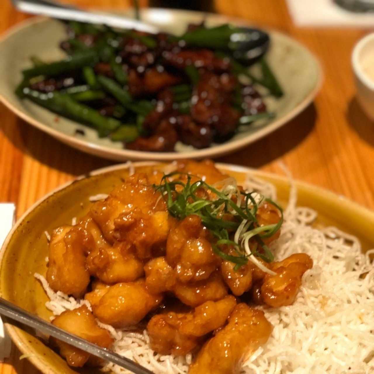 Mongolian Beef y Crispy Honey Chicken