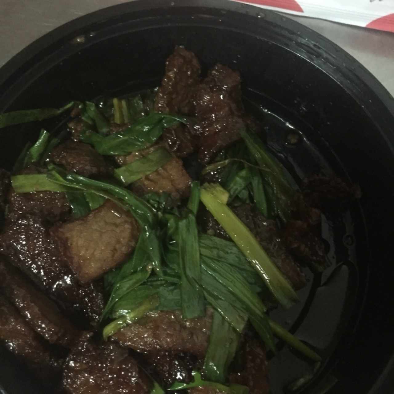 6 pedacitos de mongolian beef