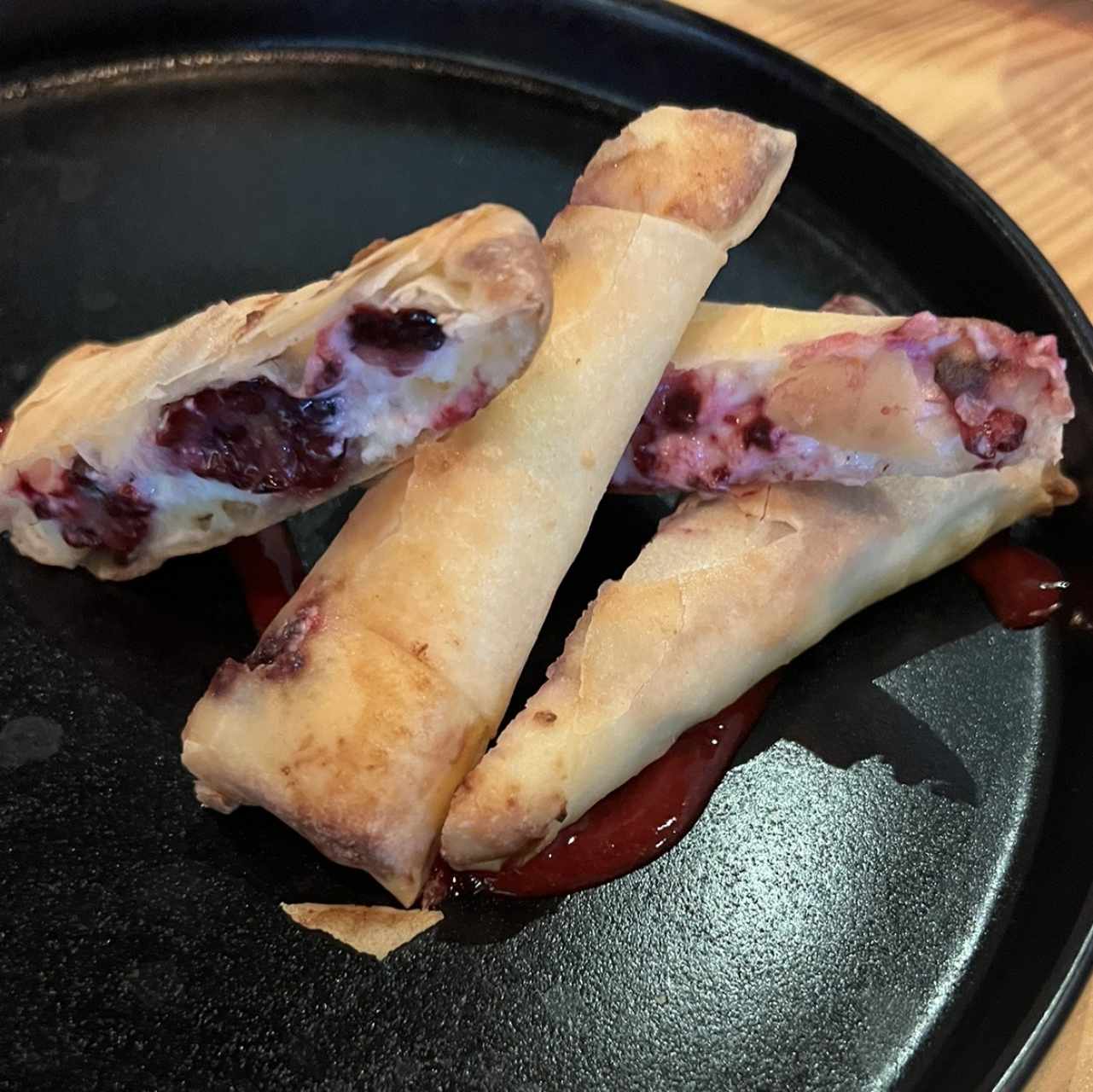 Blackberries rolls