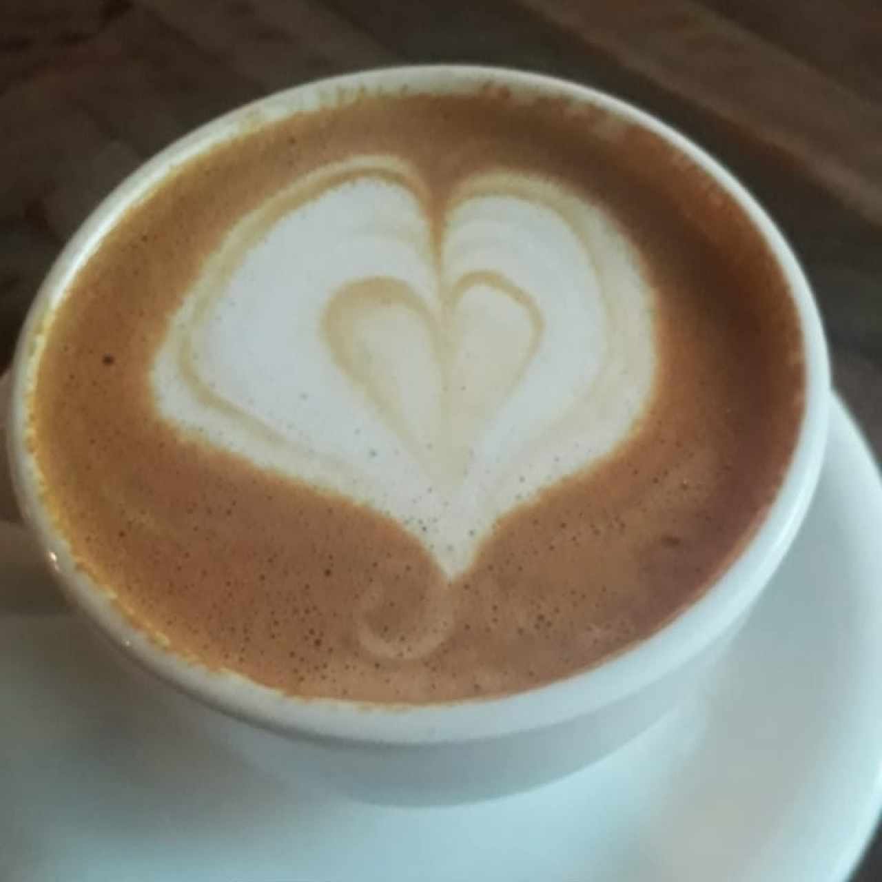 Capuchino con leche de almendras, sin azúcar (así disfruto cada sabor)