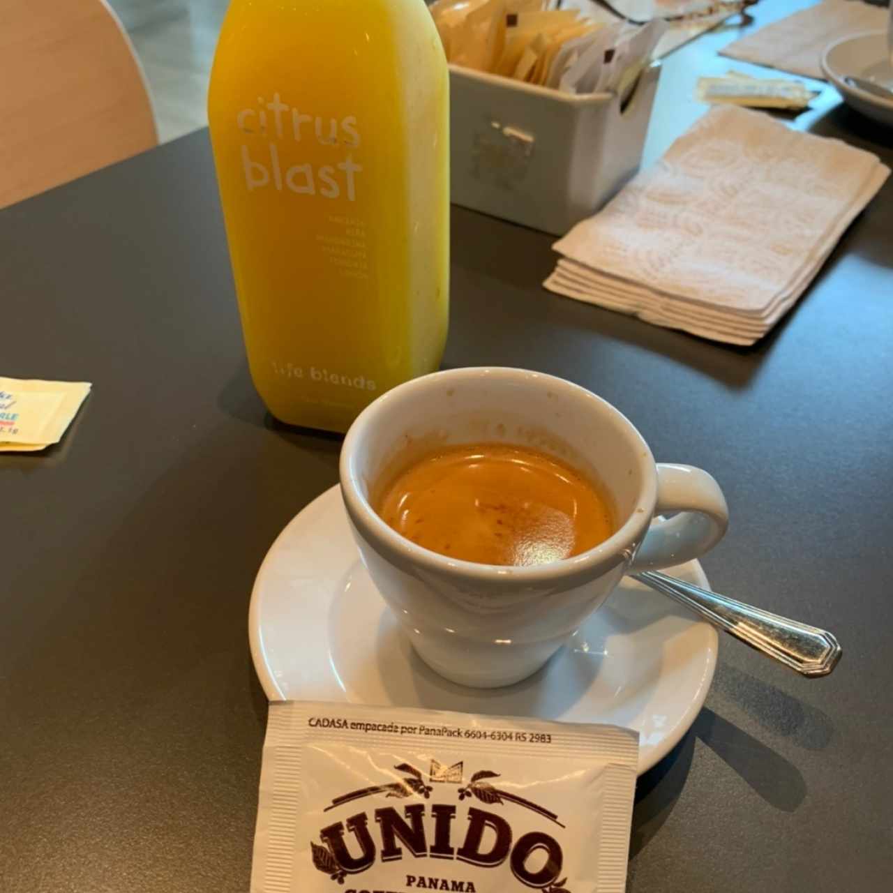 Expresso Doble y Jugo Cítrico