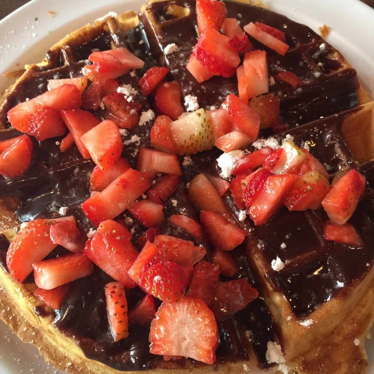 Waffle Nutella (not Nutella) con fresas