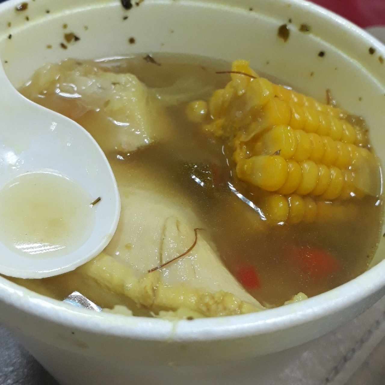 sopa de pollo