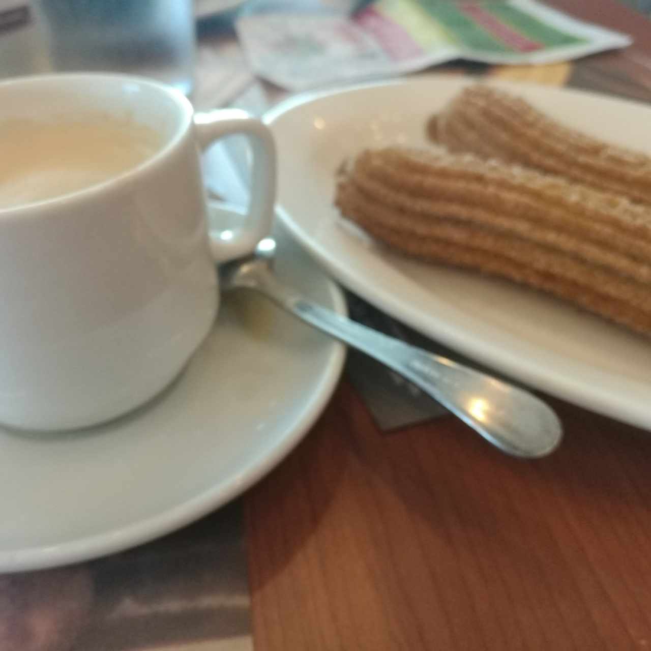 Café con Leche y Churros Rellenos