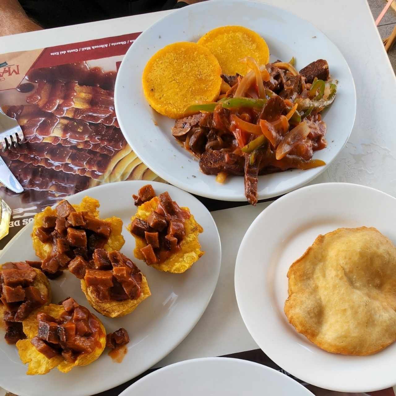 Tortillas de maíz u hojaldras con plantipollo o plantibeef