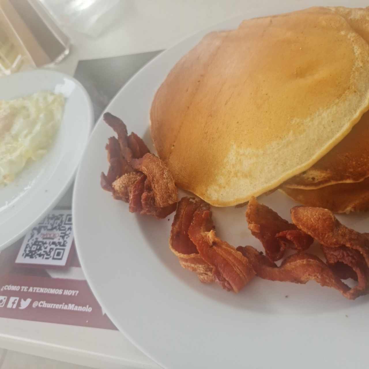 pancakes con bacon