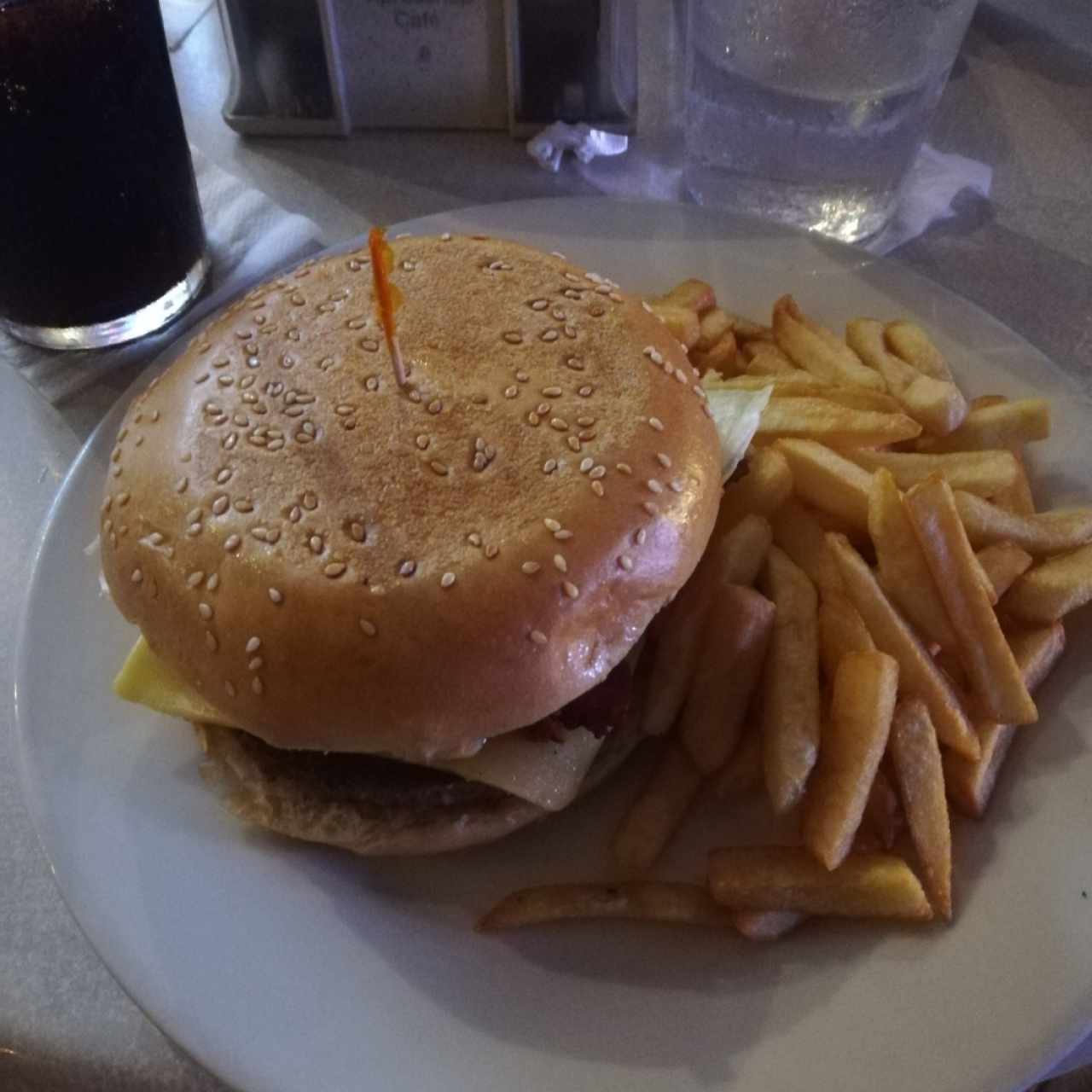 Hamburguesa de queso con tocino