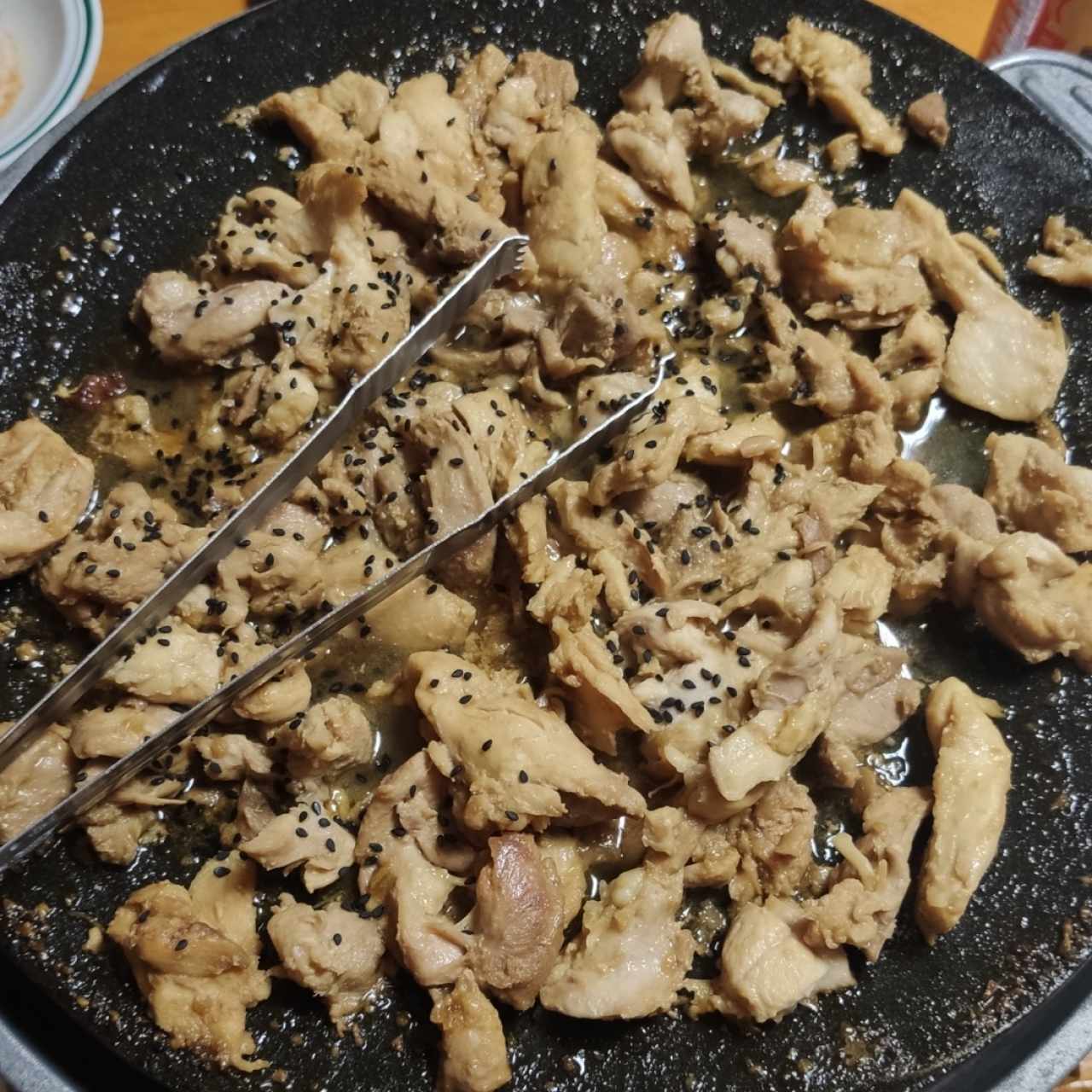 Pollo condimentado en soya y miel 