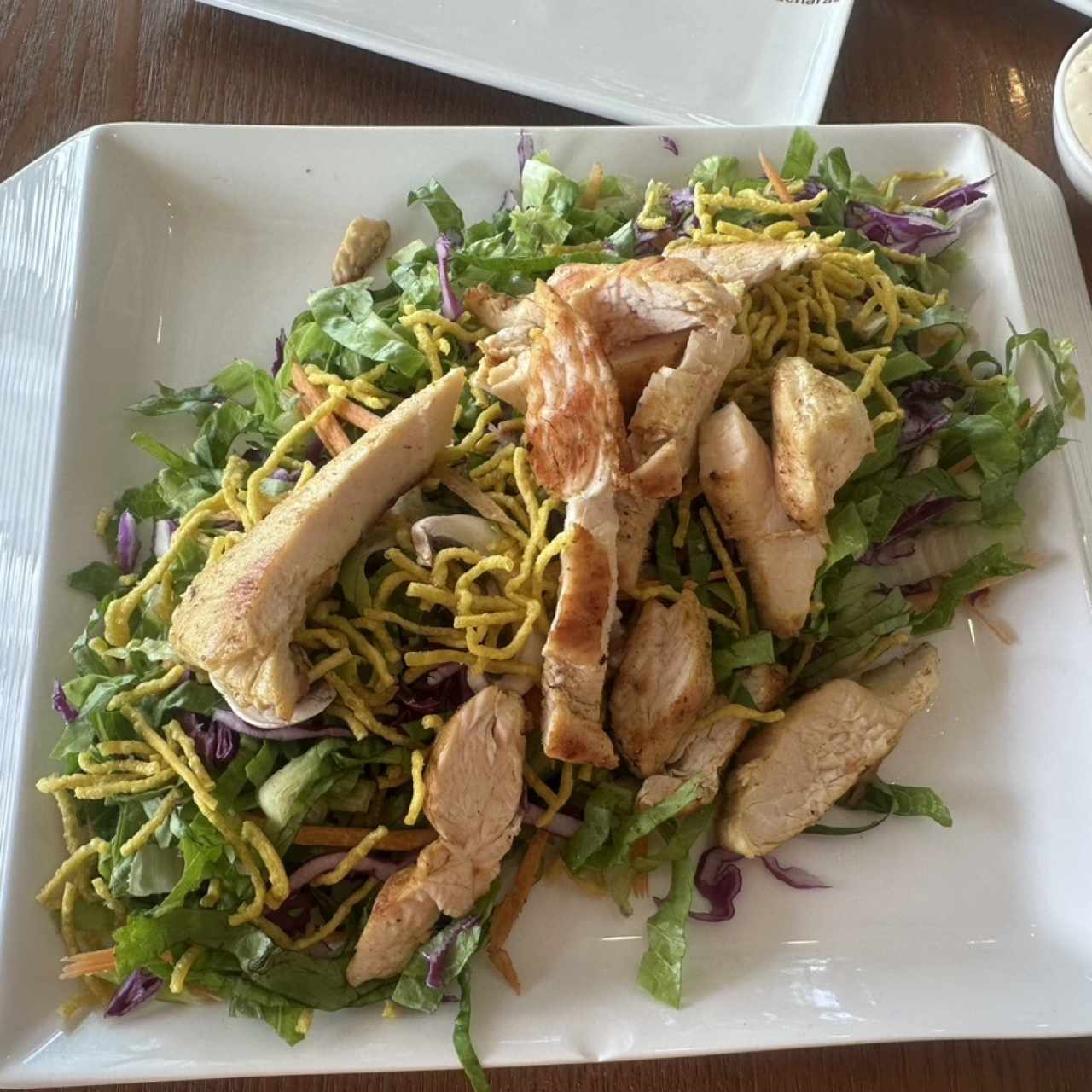 Ensalada thai de pollo