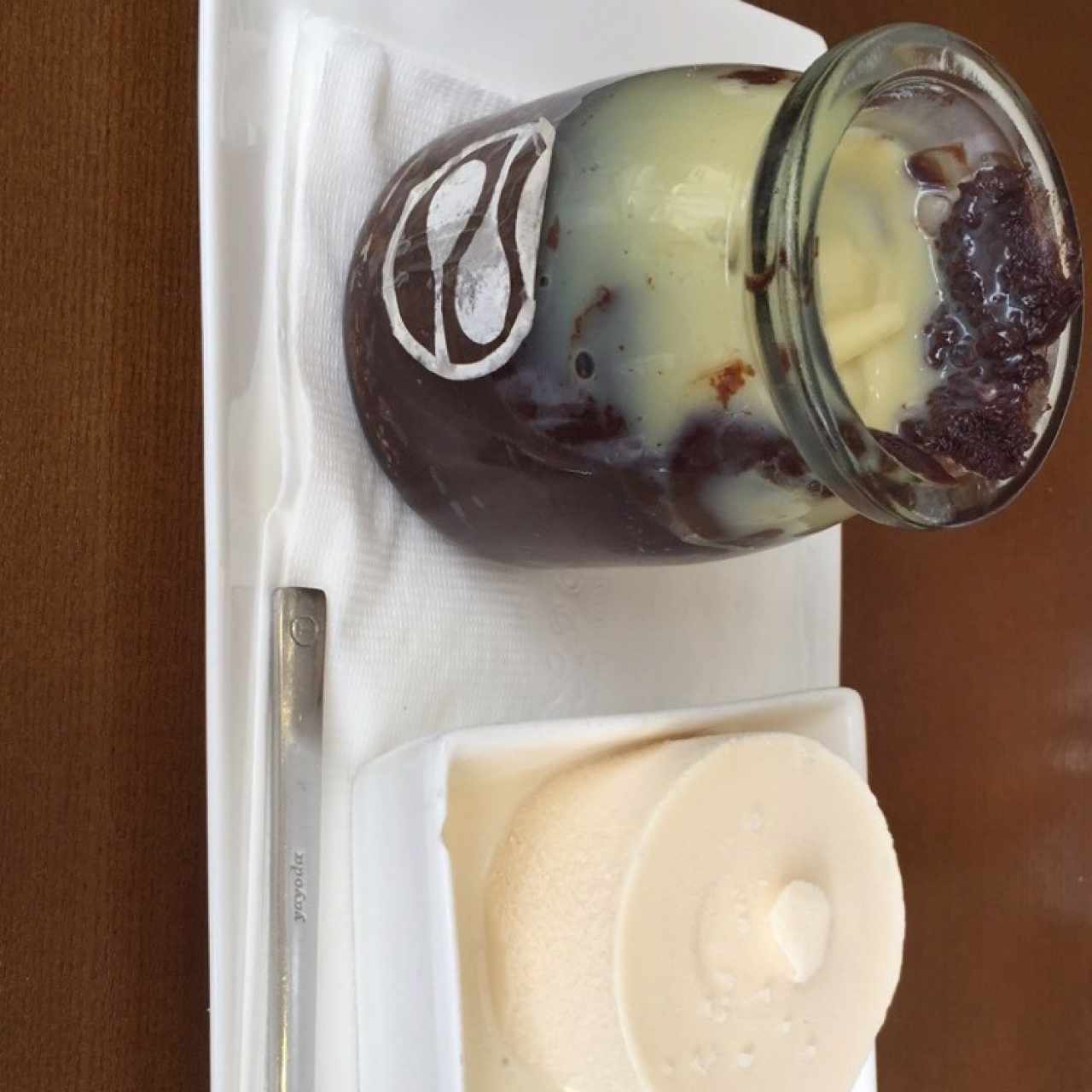 volcan barú con helado de vainilla