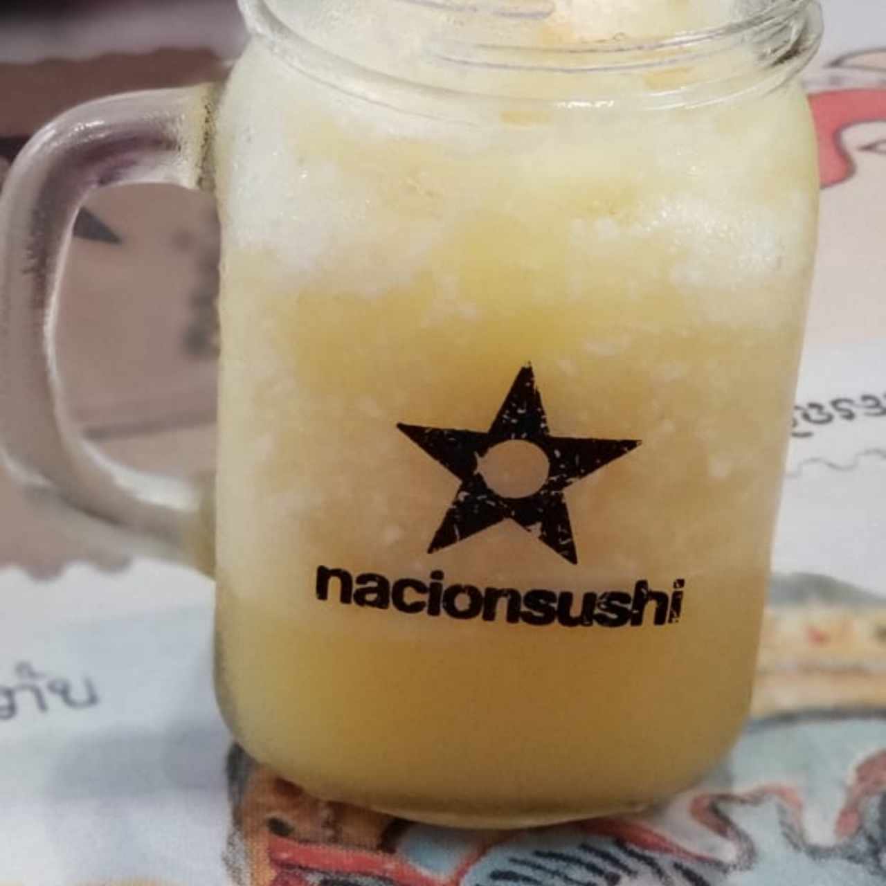 Jugo de piña, limón y coco