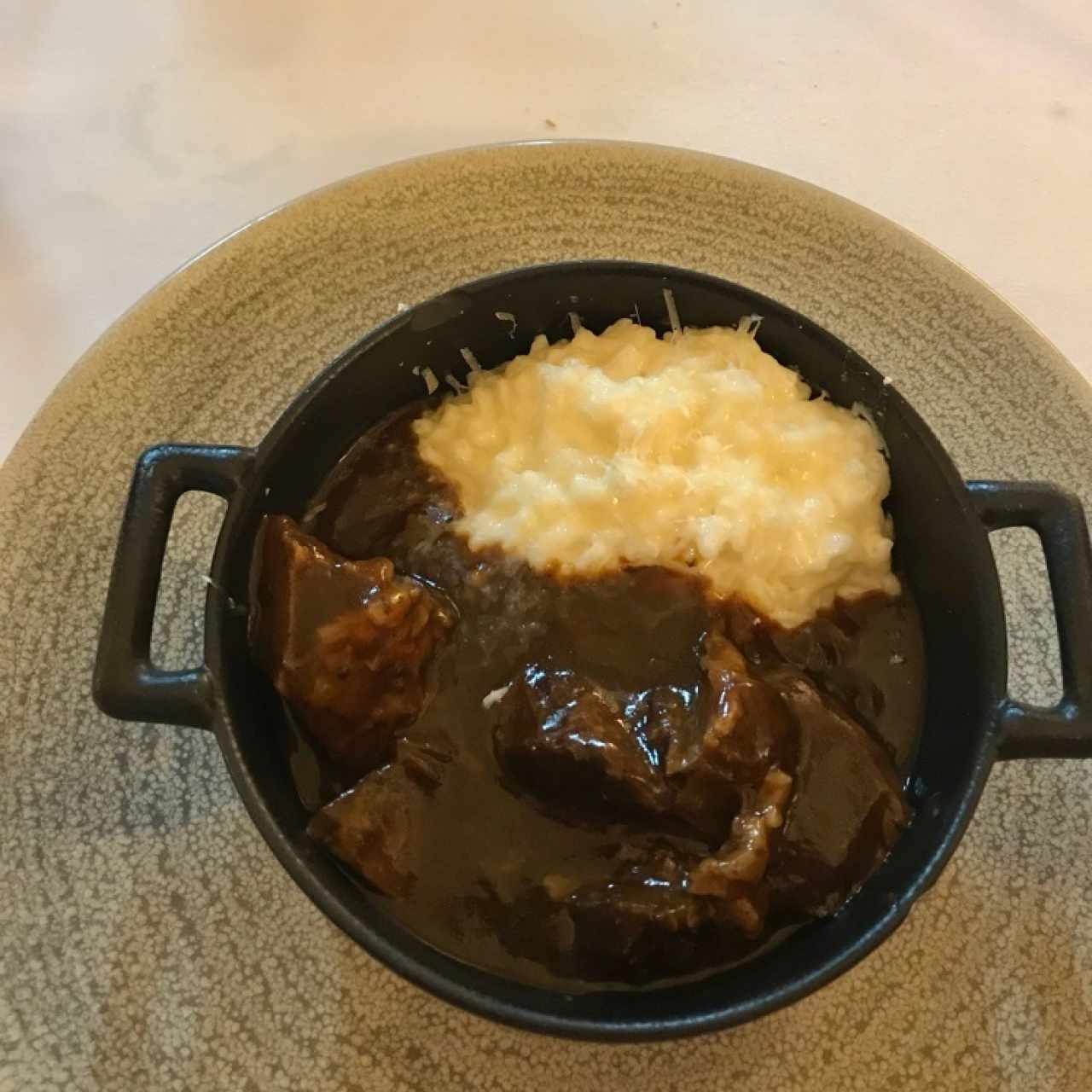 Shortrib con risotto de parmesano