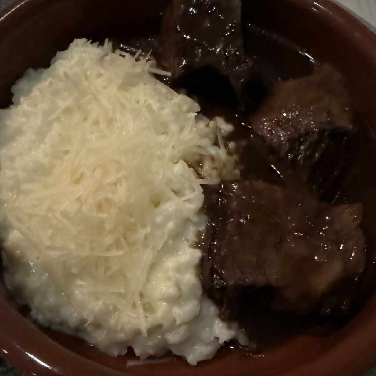 Short Ribs, salsa de Malta y Risotto Parmesano