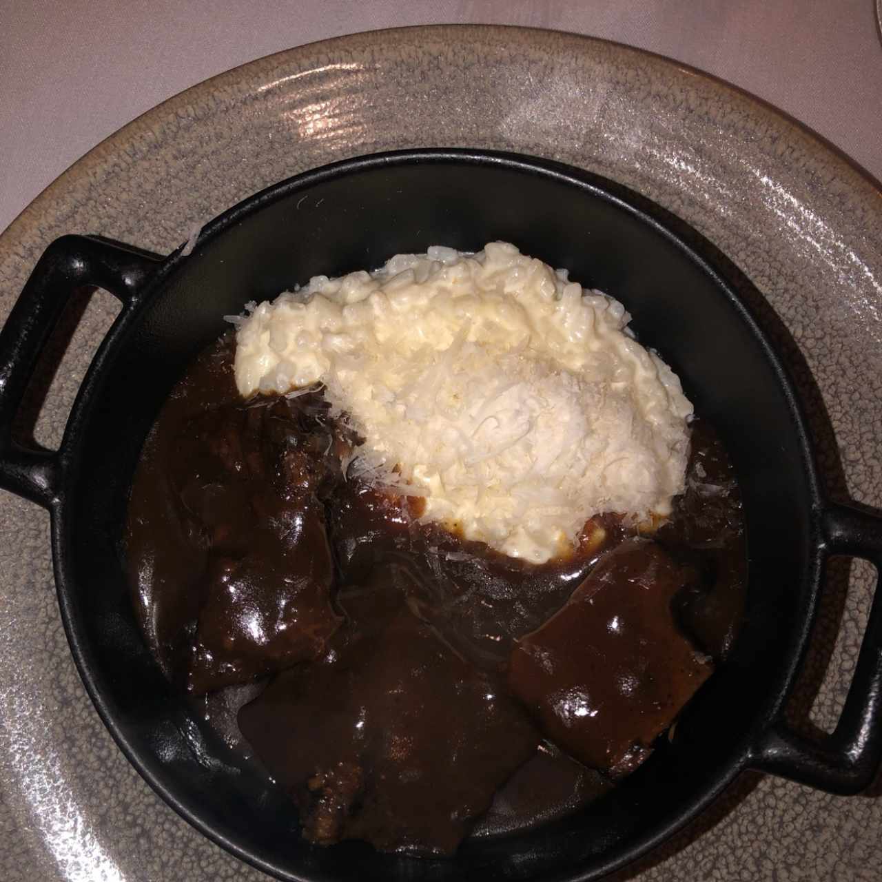 Short Rib con Risotto de parmesano 