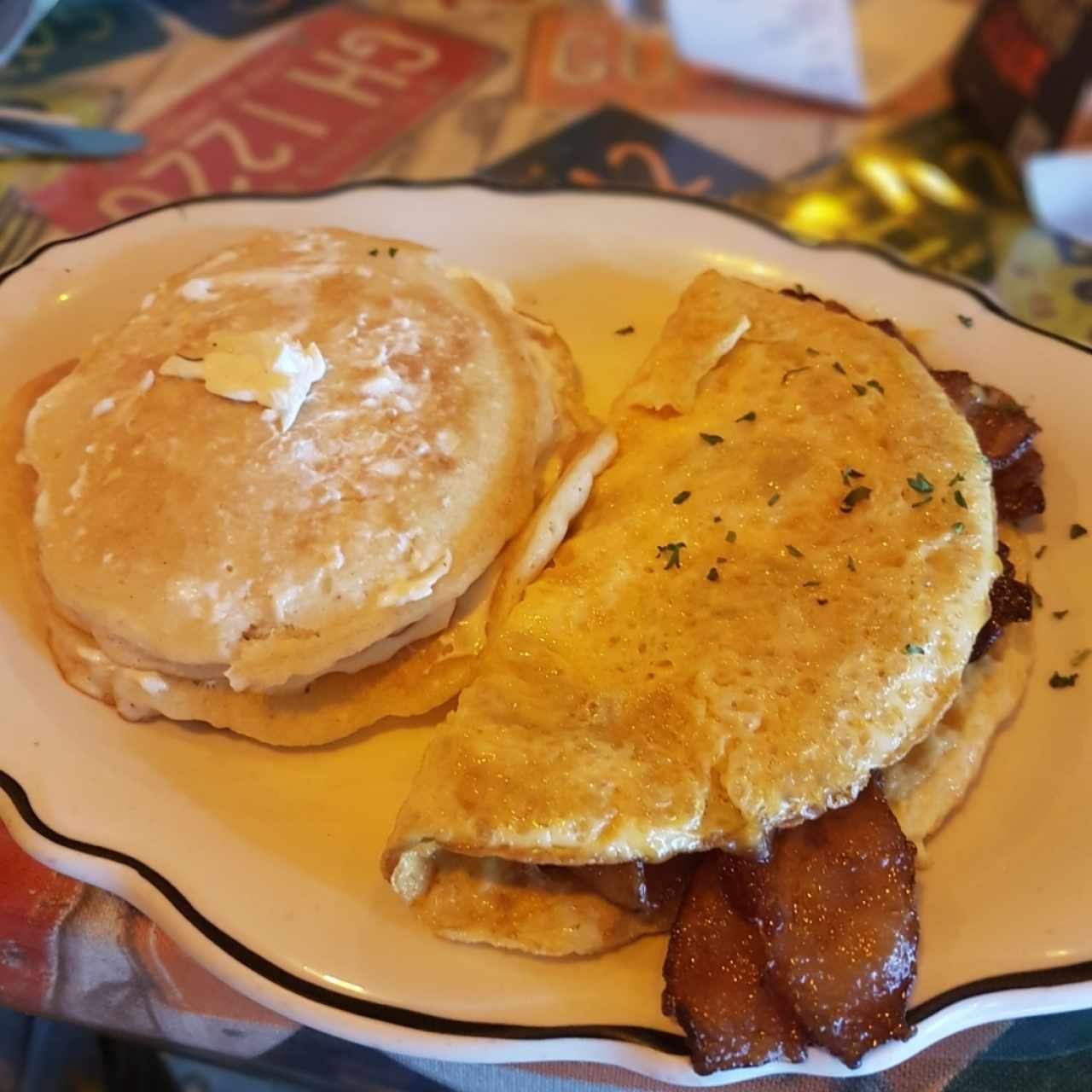 omellete bacon& cheese