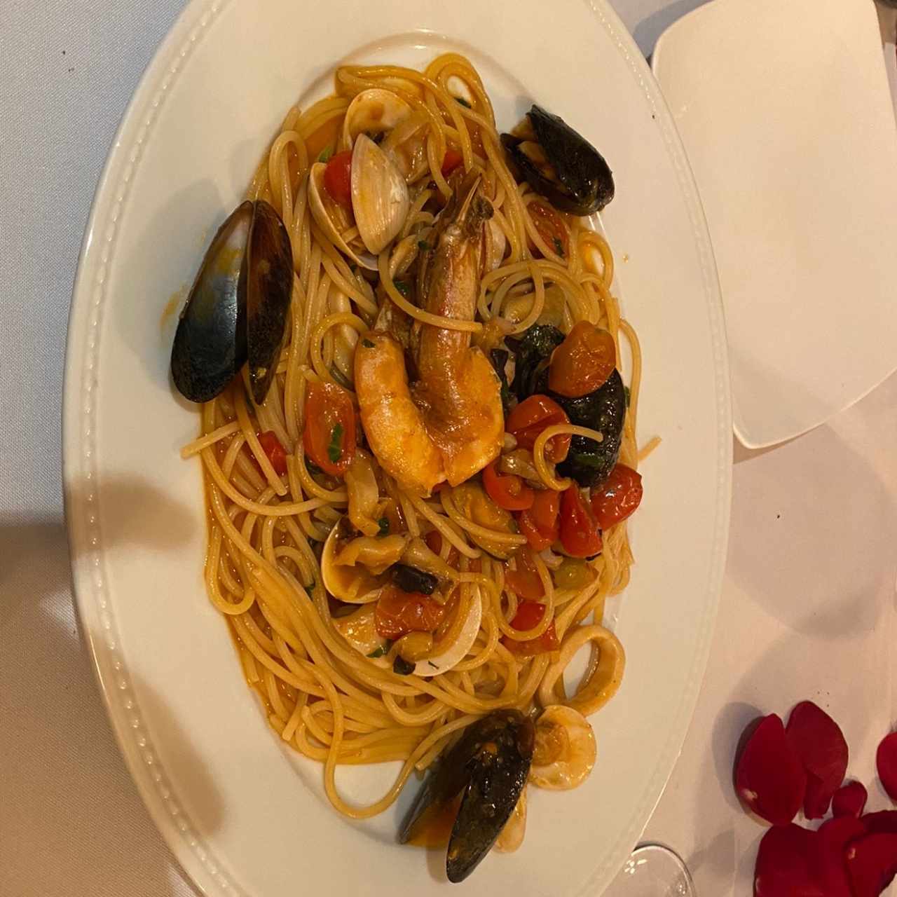 spaghetti a la scoglio (con mariscos)