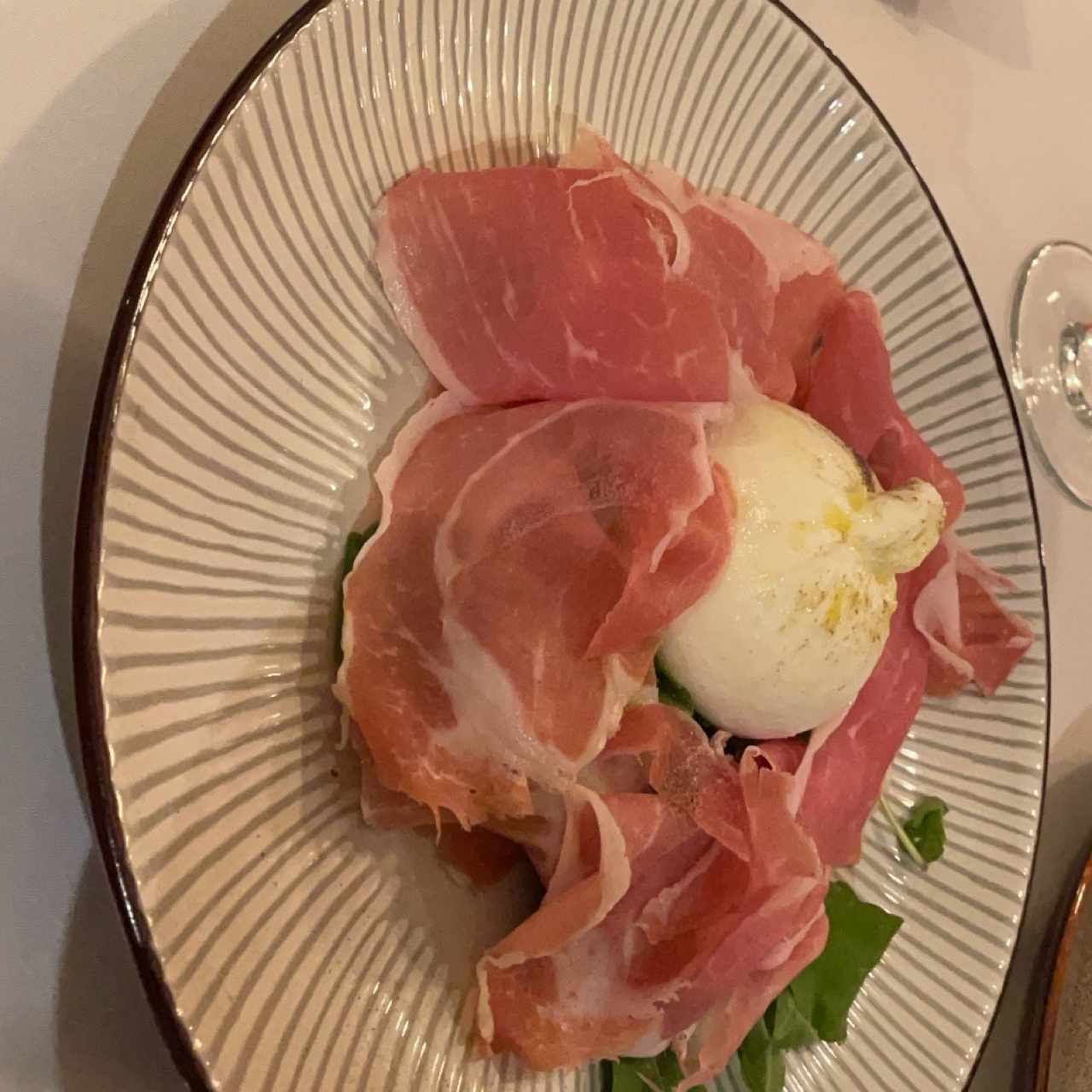 Anti Pasti - Burrata con Prosciutto