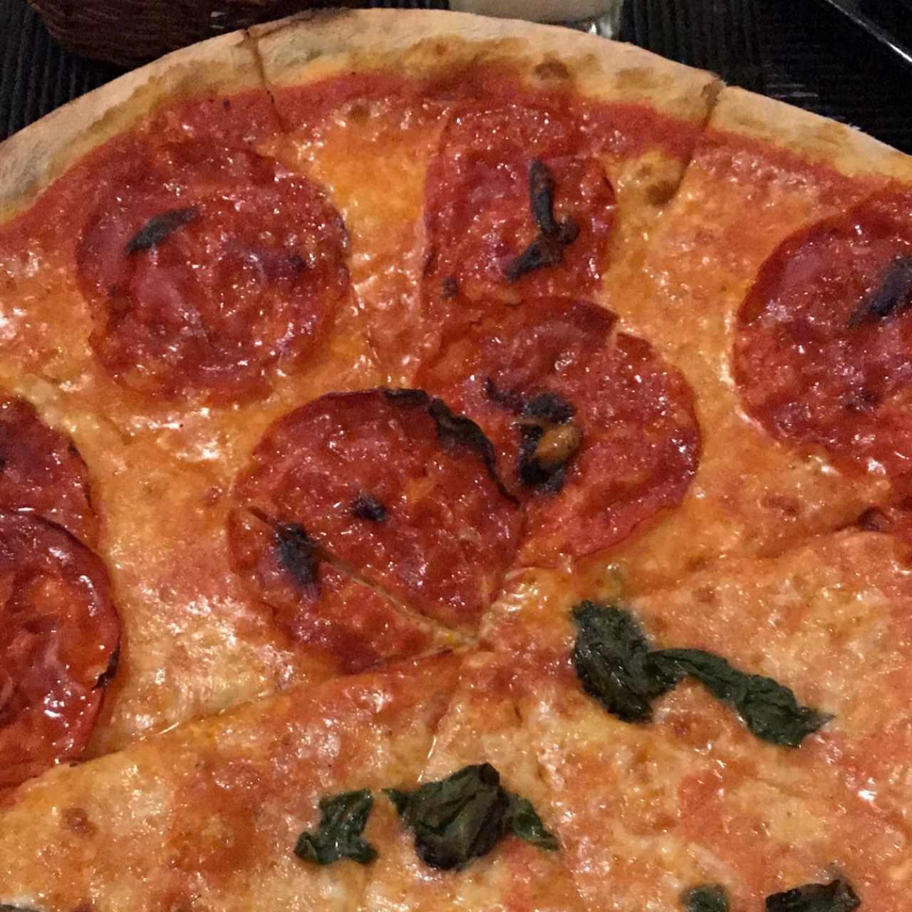 Pizza mitad Diábola mitad Margherita