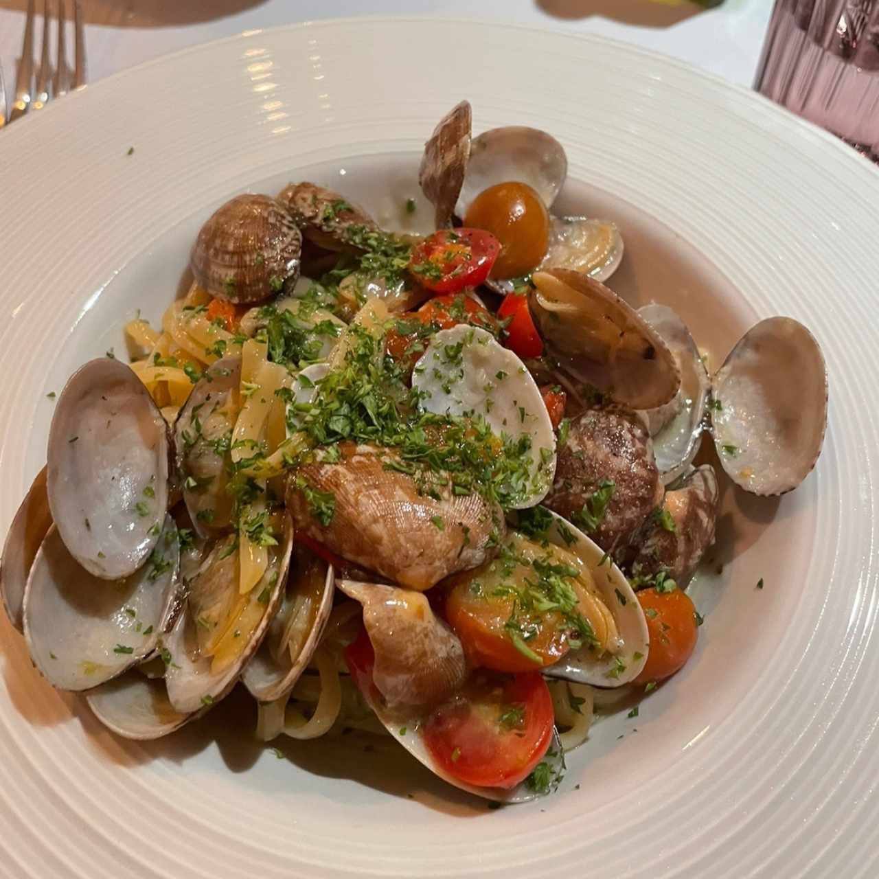 Primi Piatti - Linguine Alle Vongole