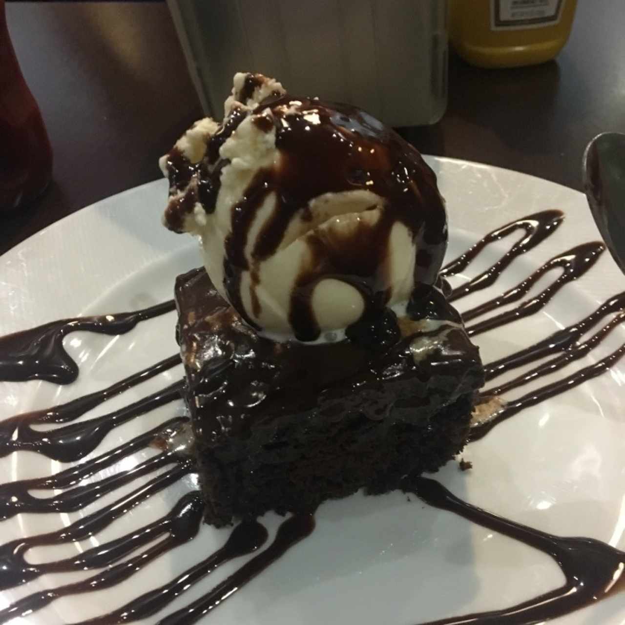 Postres - Brownie con helado