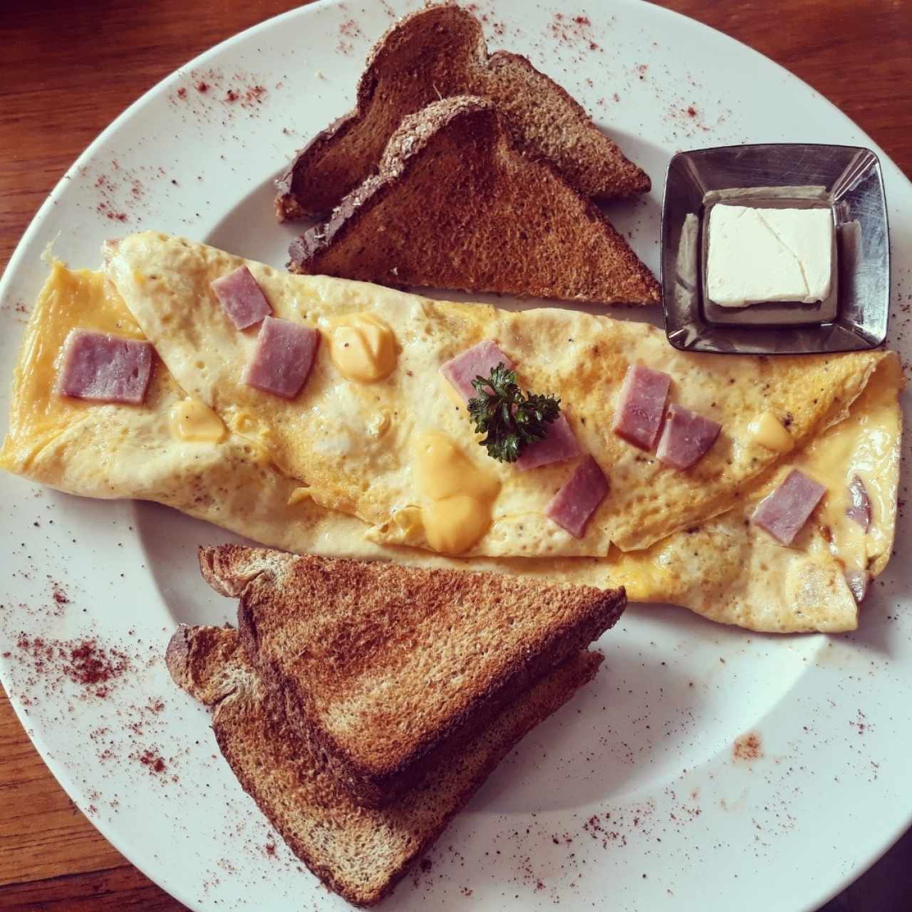 omelet con tostadas