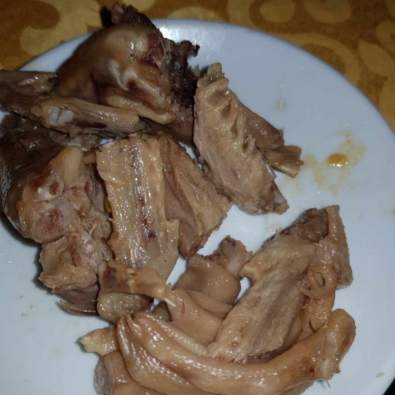 Plato muy tradicional para los amantes de las patitas y alitas de pollo(partes que usualmente muchos botan a la basura)