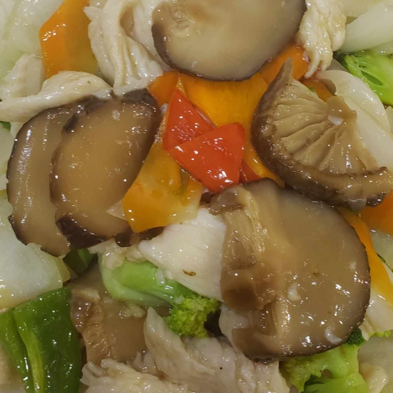 pollo con hongos