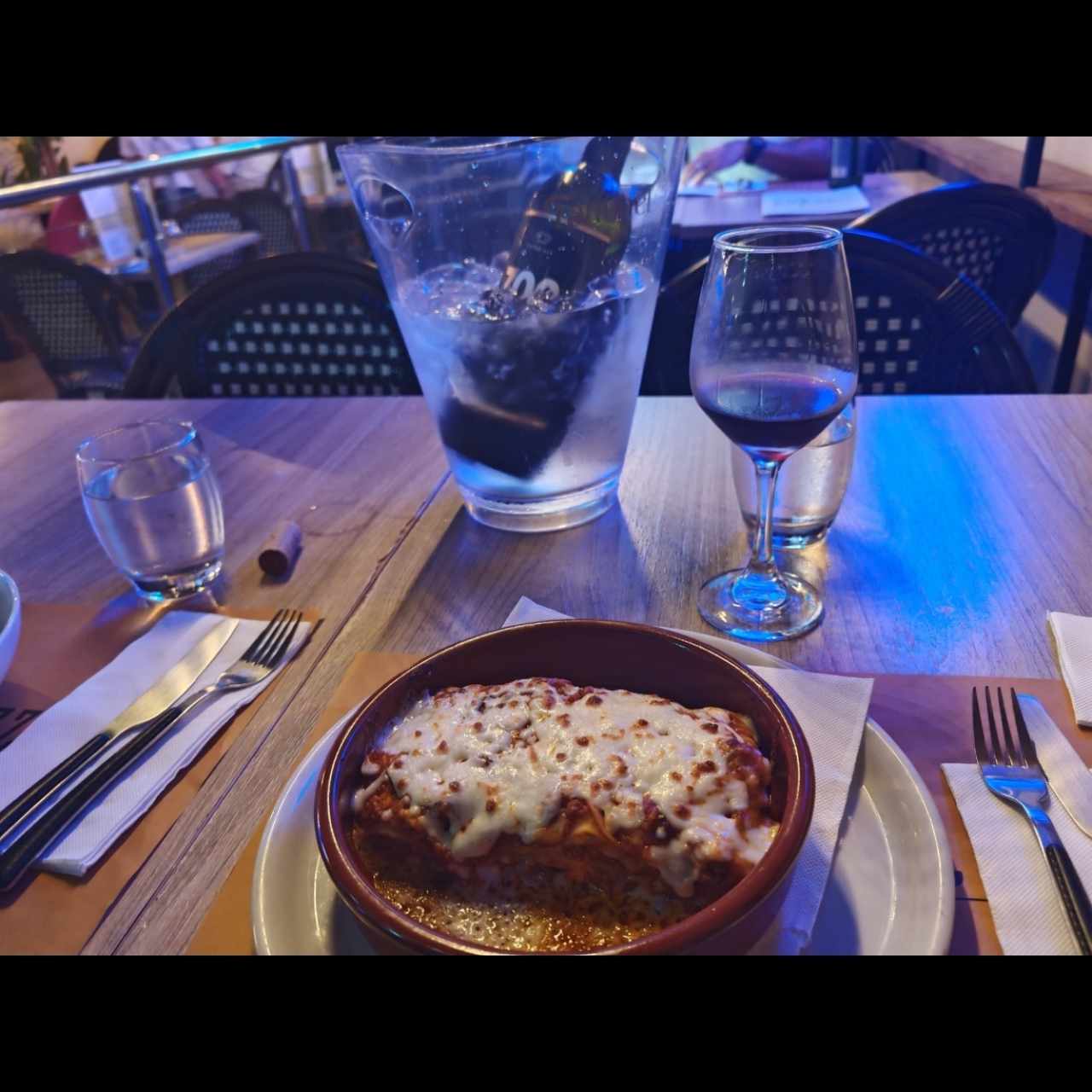 Lasaña de carne gratinada
