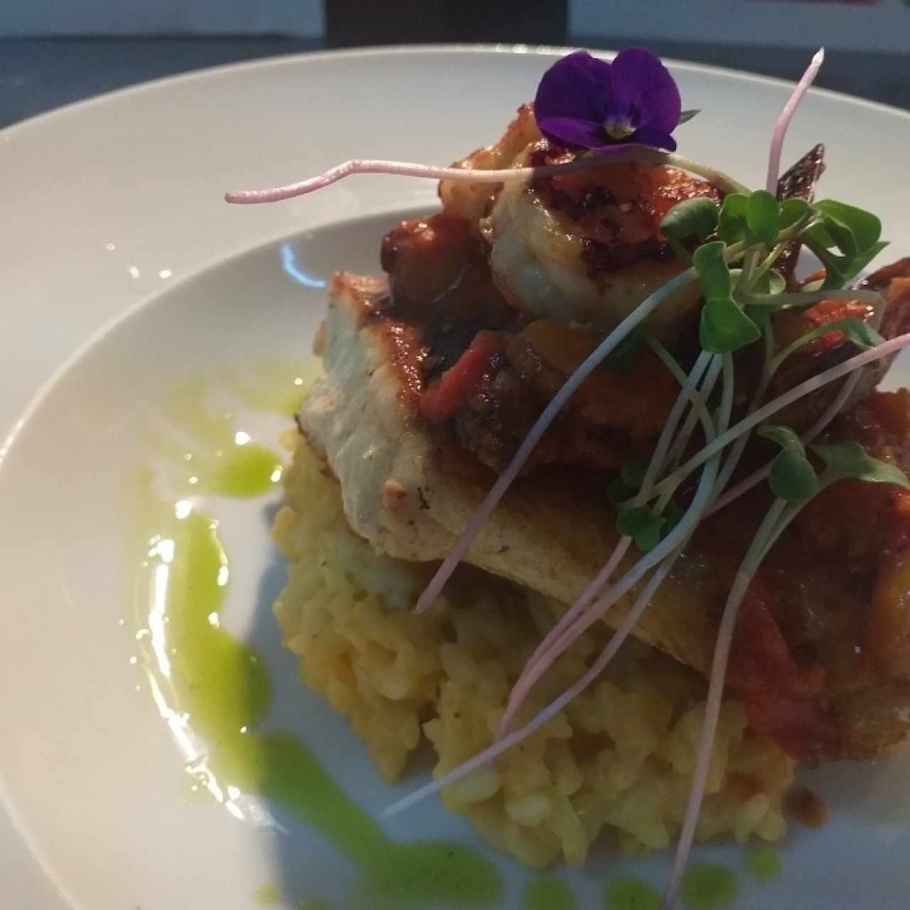 corvina en salsa de mariscos acompañado de risotto